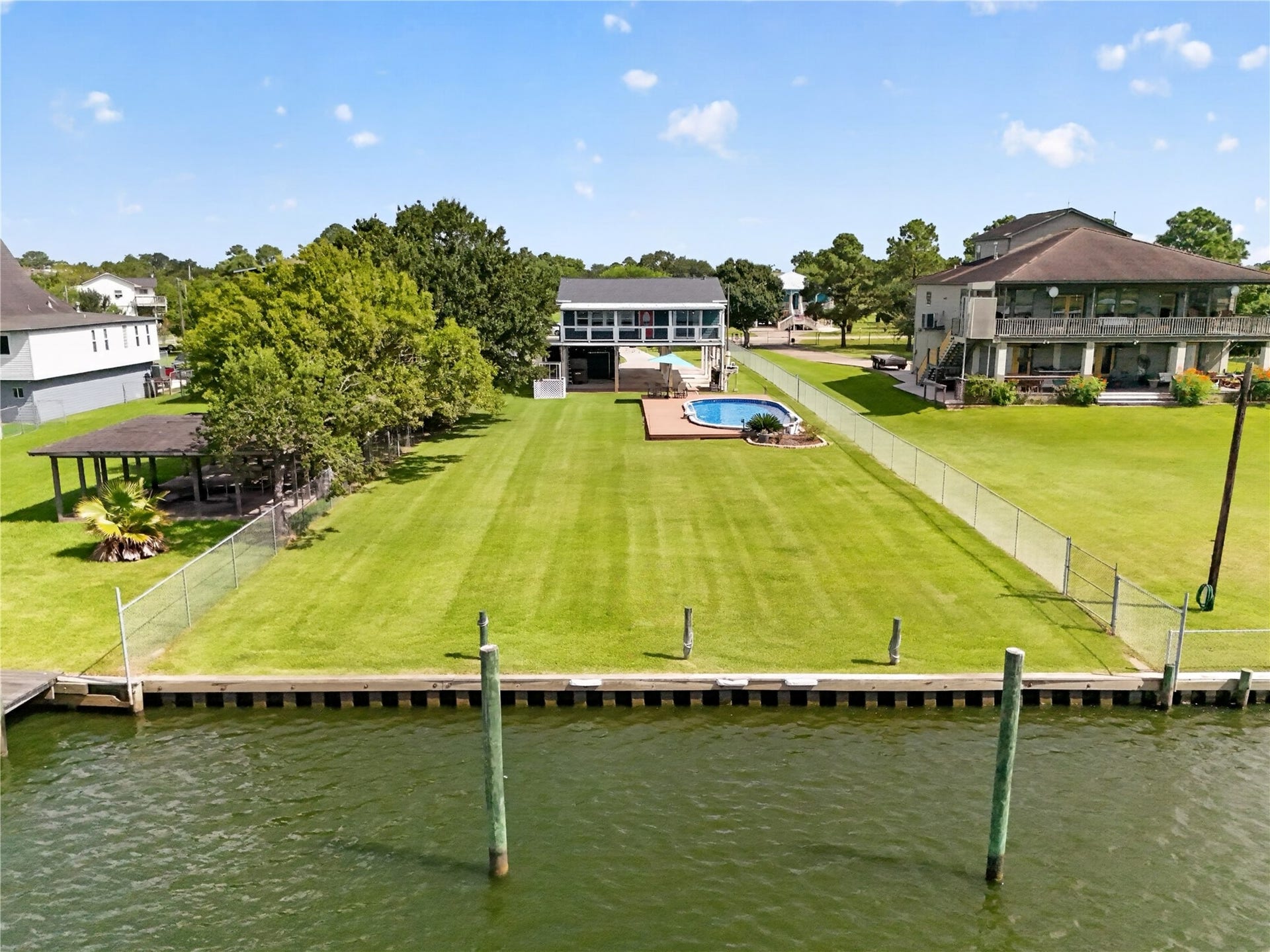 4228 Scenic Drive, Dickinson, TX 77539 4228 Scenic Drive, Dickinson, TX 77539