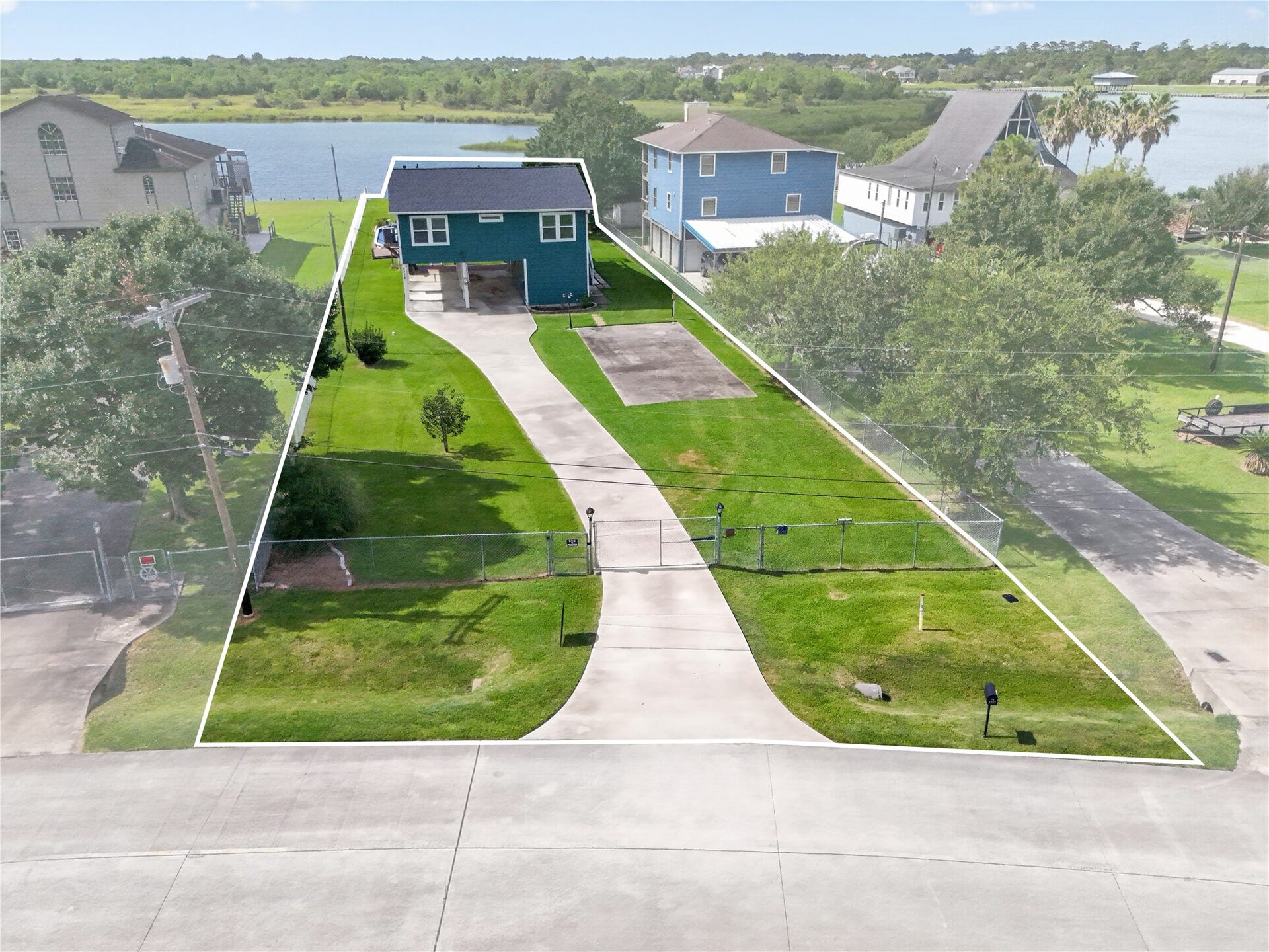 4228 Scenic Drive, Dickinson, TX 77539 4228 Scenic Drive, Dickinson, TX 77539