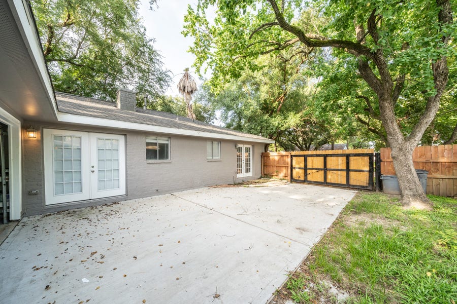 Property photo for 1907 Ashford Hollow Lane, Houston, TX