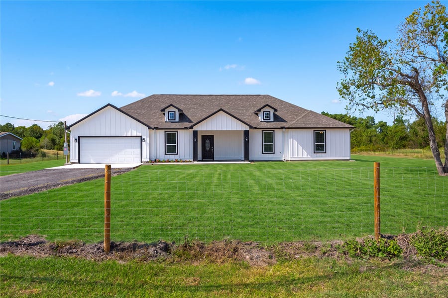 Property photo for 7120 County Road 171, Alvin, TX