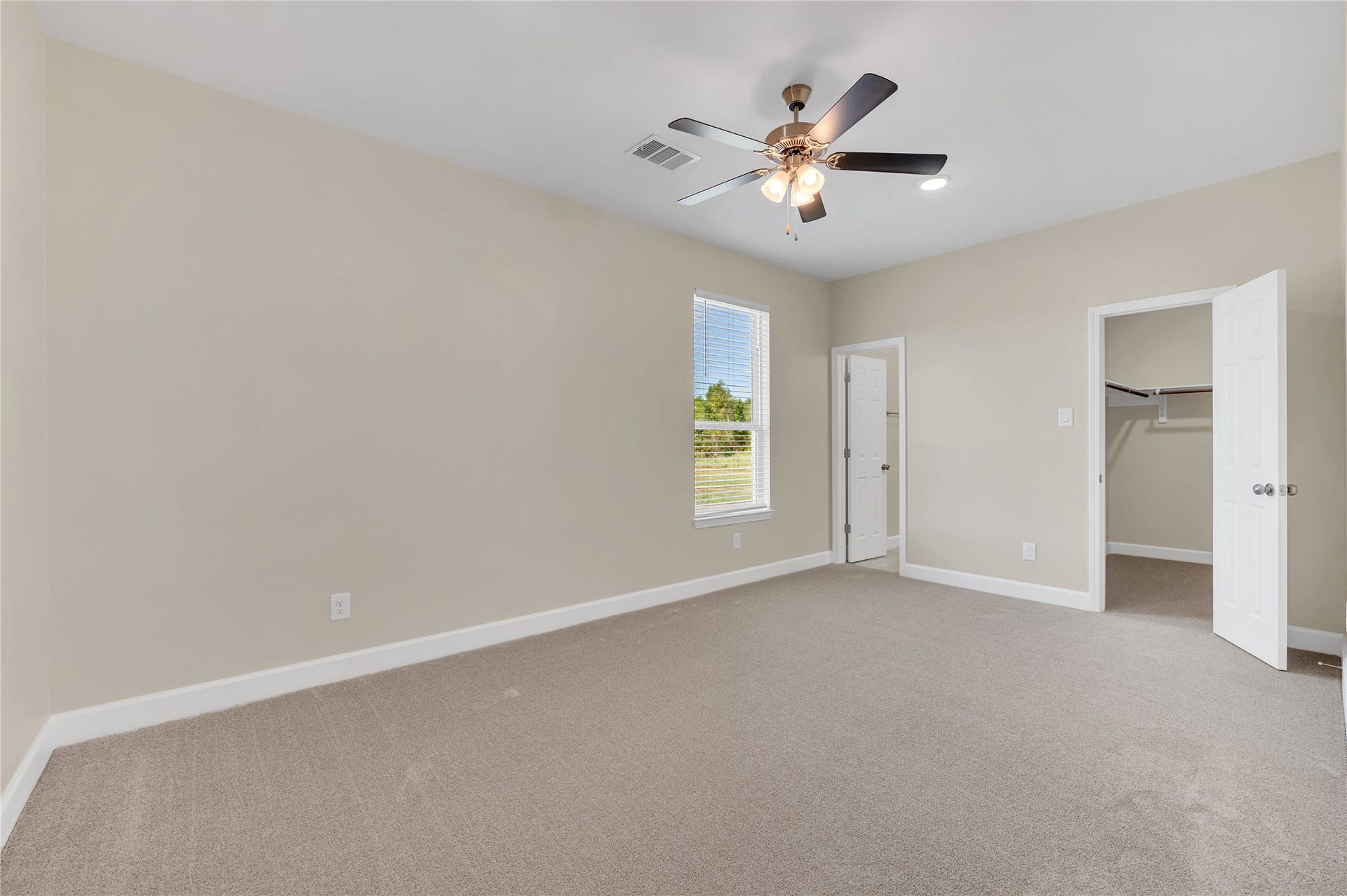 7120 County Road 171, Alvin, TX 77511