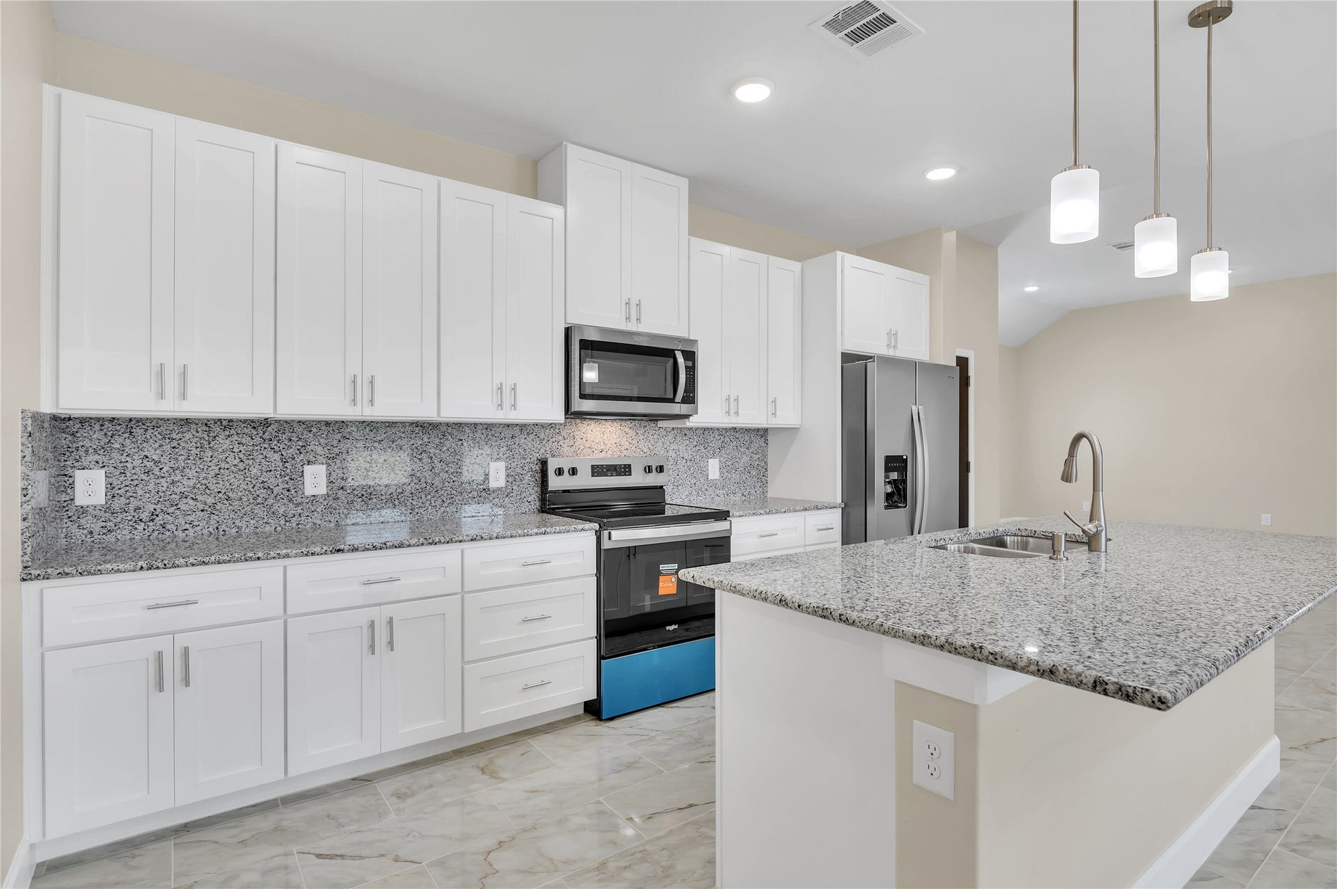 7120 County Road 171, Alvin, TX 77511