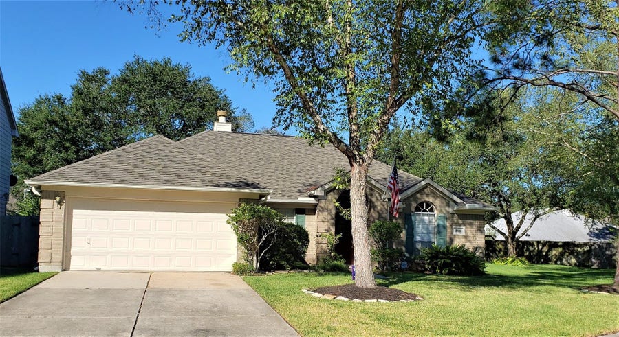 Property photo for 205 Sharnoll Circle, League City, TX