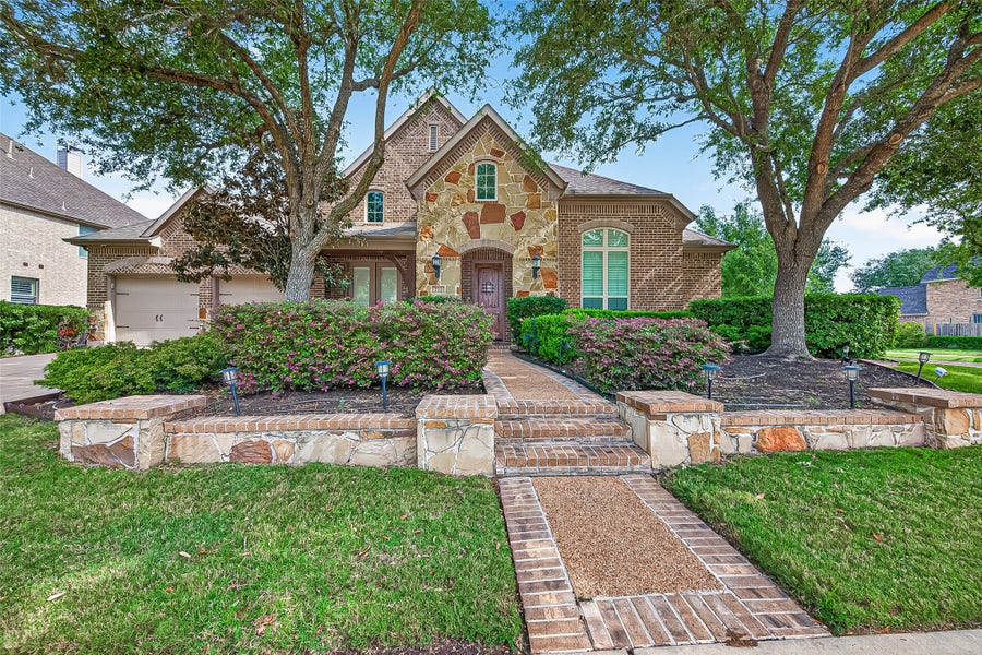 Property photo for 222 Chatham Avenue, Sugar Land, TX
