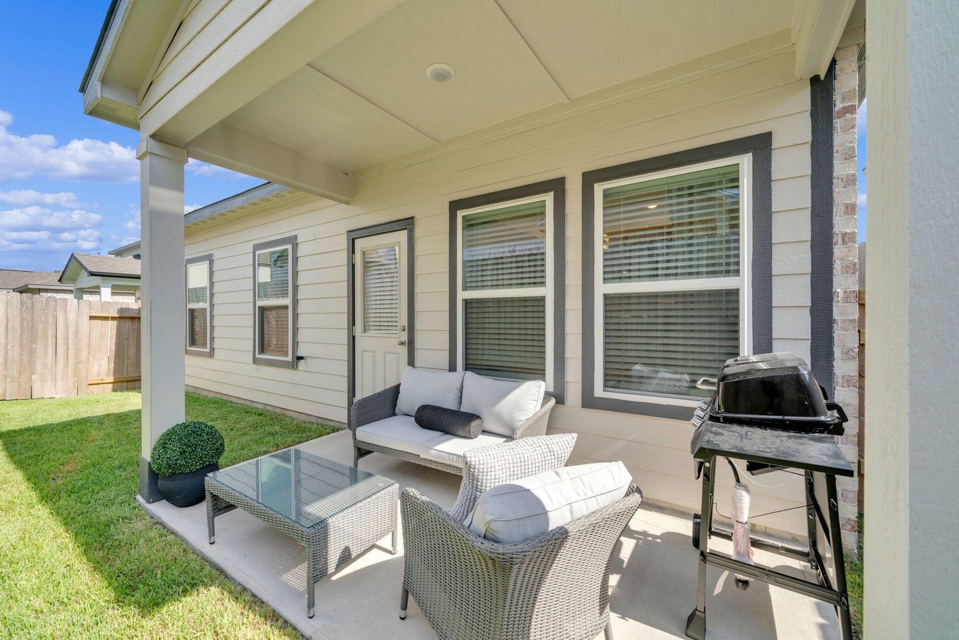 8470 Sweet Cherry Lane, Magnolia, TX 77354