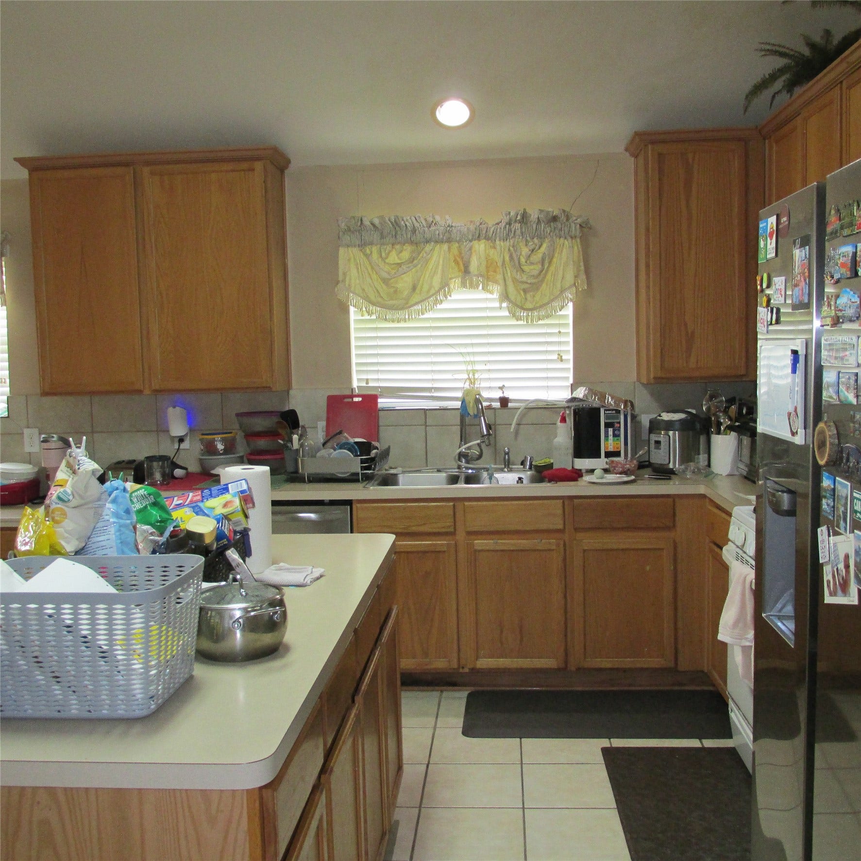 3255 Lakeway Lane, Pearland, TX 77584 Island Kitchen Counter