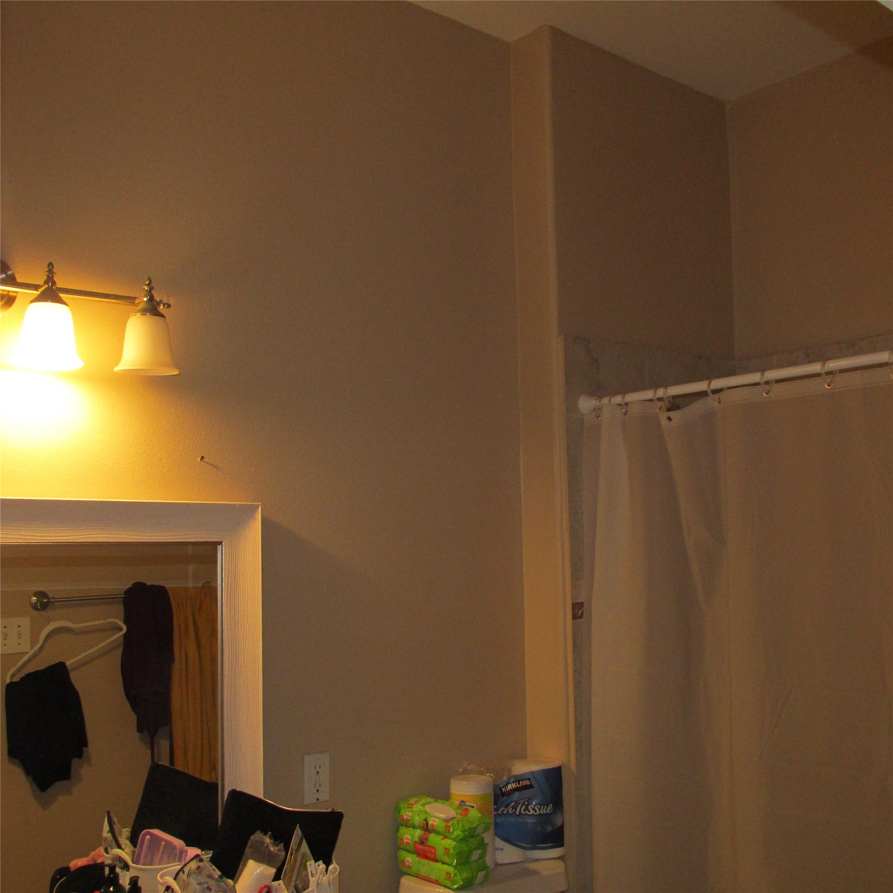 3255 Lakeway Lane, Pearland, TX 77584 Common Bathroom 2