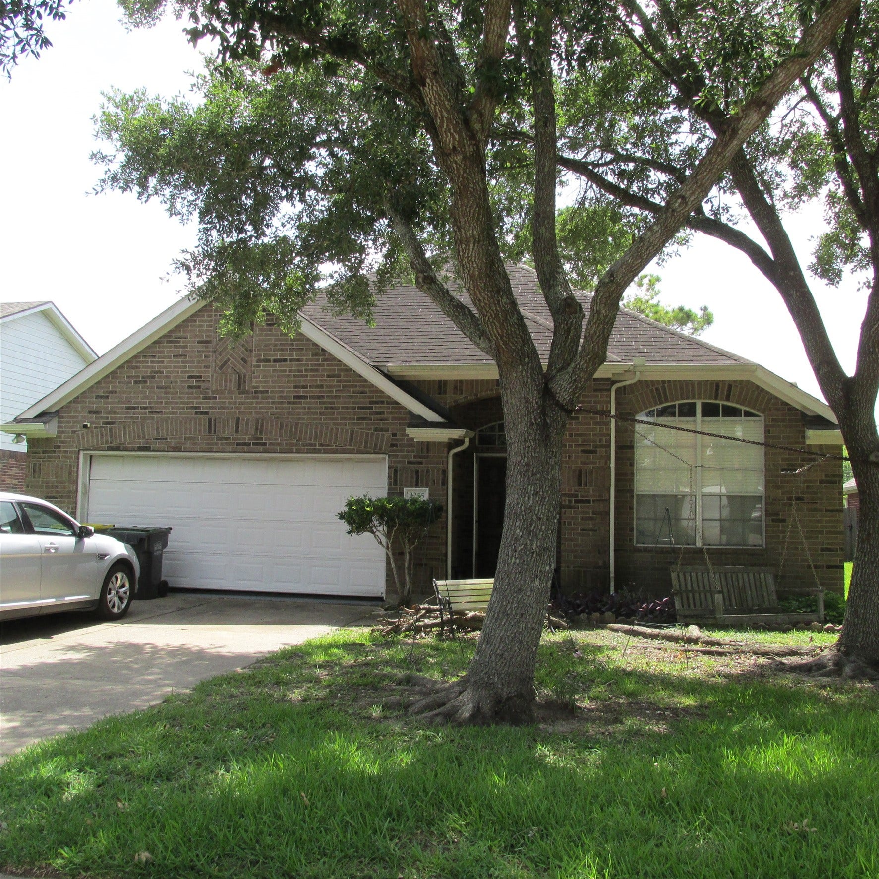 3255 Lakeway Lane, Pearland, TX 77584 Front View 2