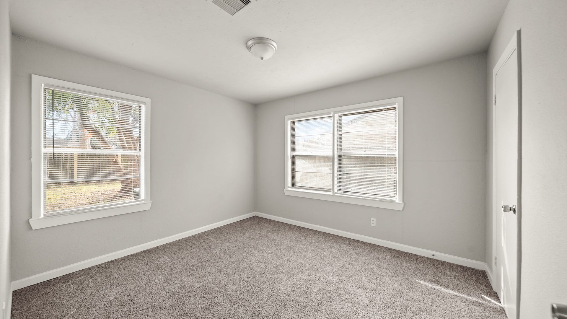 6809 W Bayou Drive W, Hitchcock, TX 77563 6809 W Bayou Drive W, Hitchcock, TX 77563