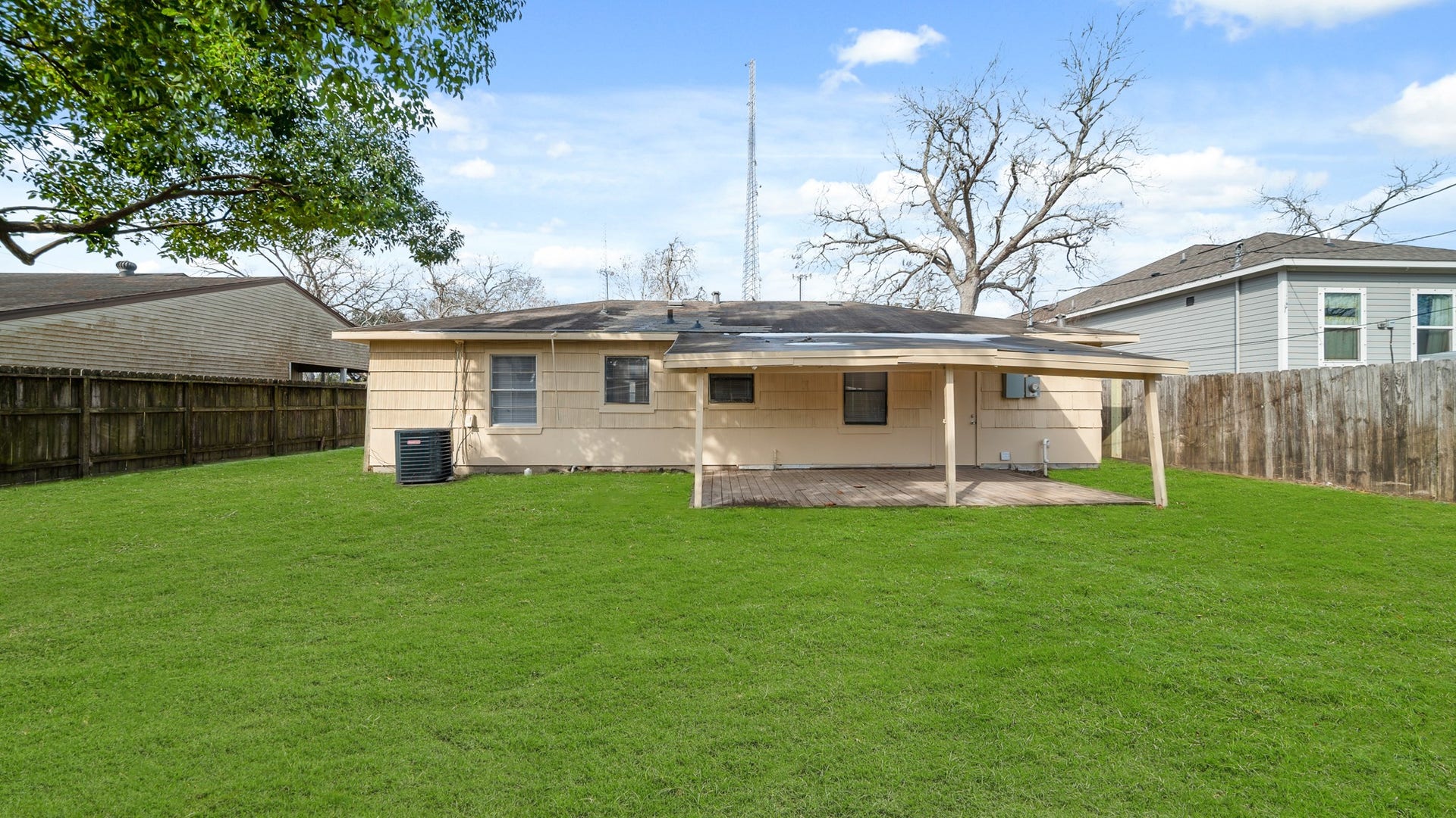 6809 W Bayou Drive W, Hitchcock, TX 77563 6809 W Bayou Drive W, Hitchcock, TX 77563
