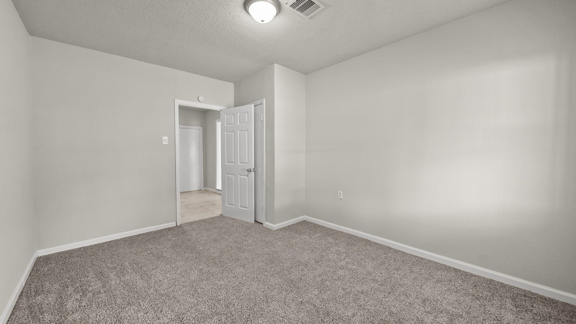 6809 W Bayou Drive W, Hitchcock, TX 77563 6809 W Bayou Drive W, Hitchcock, TX 77563