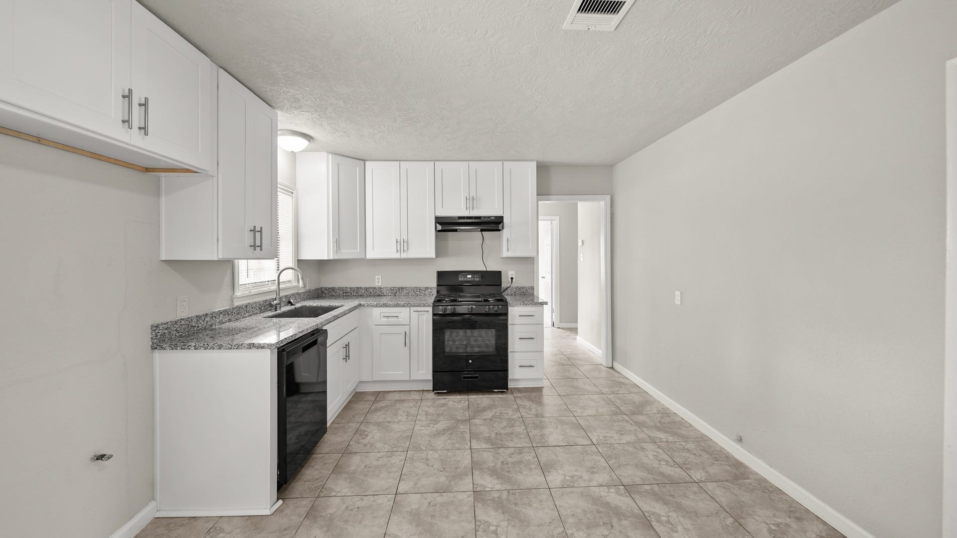 6809 W Bayou Drive W, Hitchcock, TX 77563 6809 W Bayou Drive W, Hitchcock, TX 77563