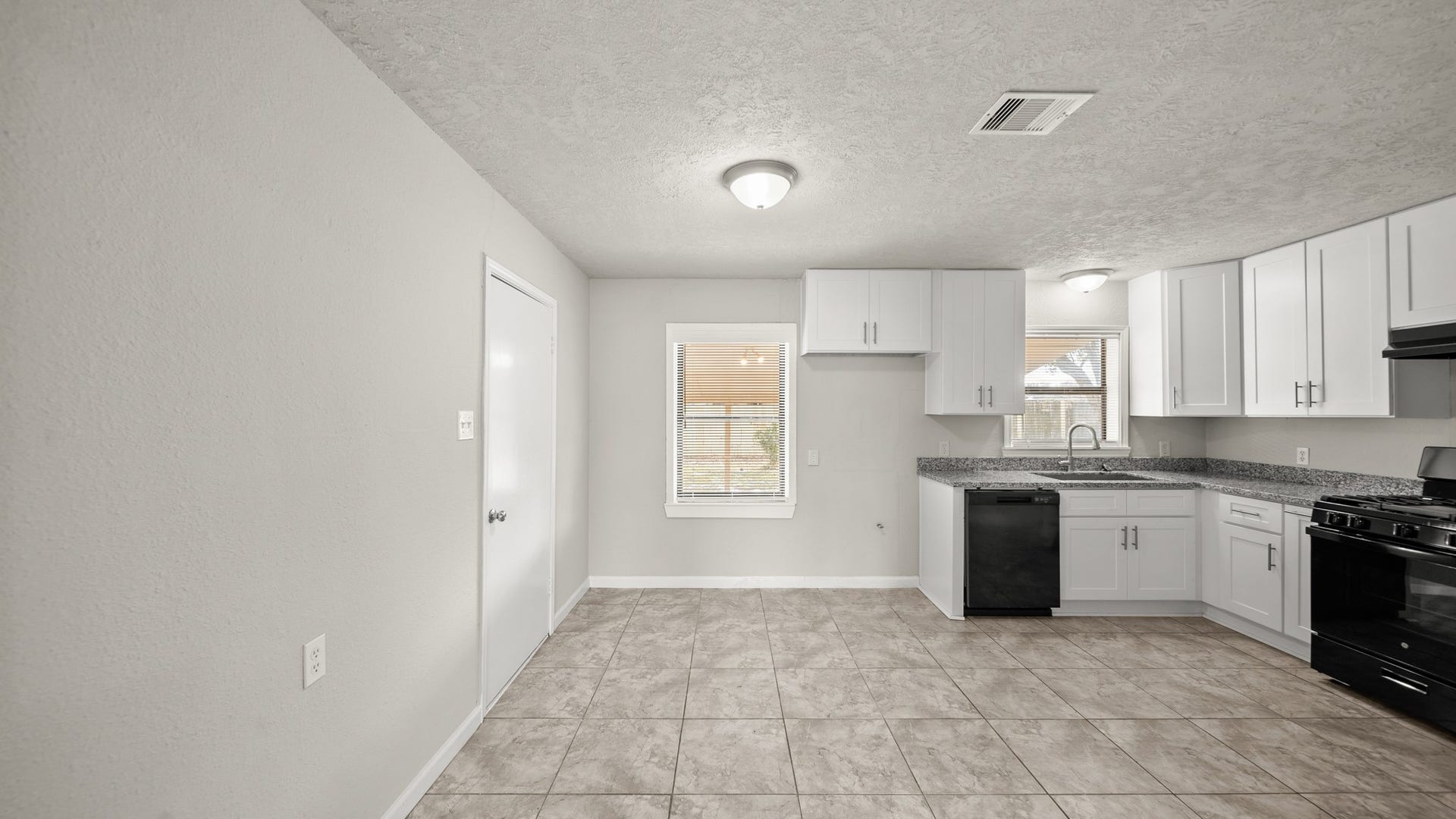 6809 W Bayou Drive W, Hitchcock, TX 77563 6809 W Bayou Drive W, Hitchcock, TX 77563