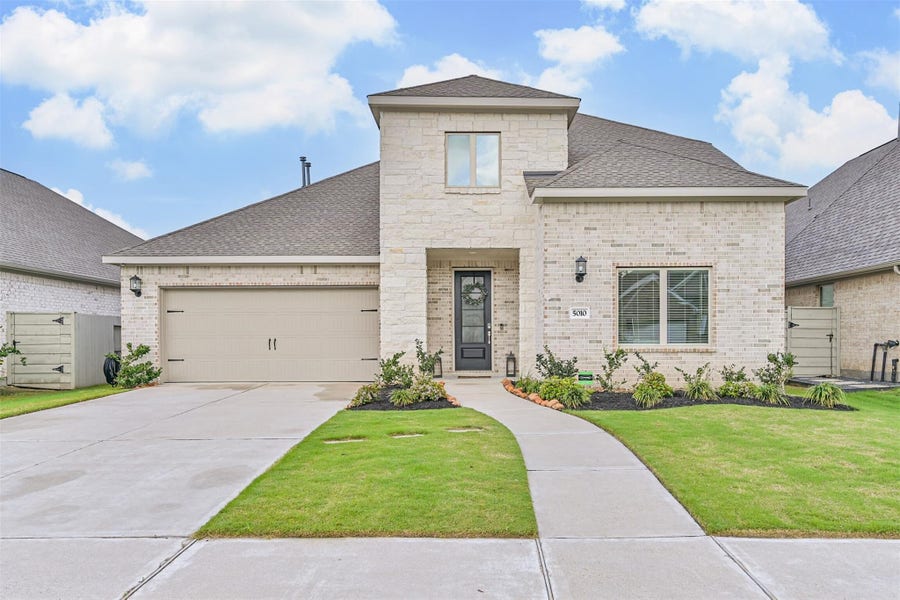Property photo for 5010 Walnut Grove Lane, Manvel, TX