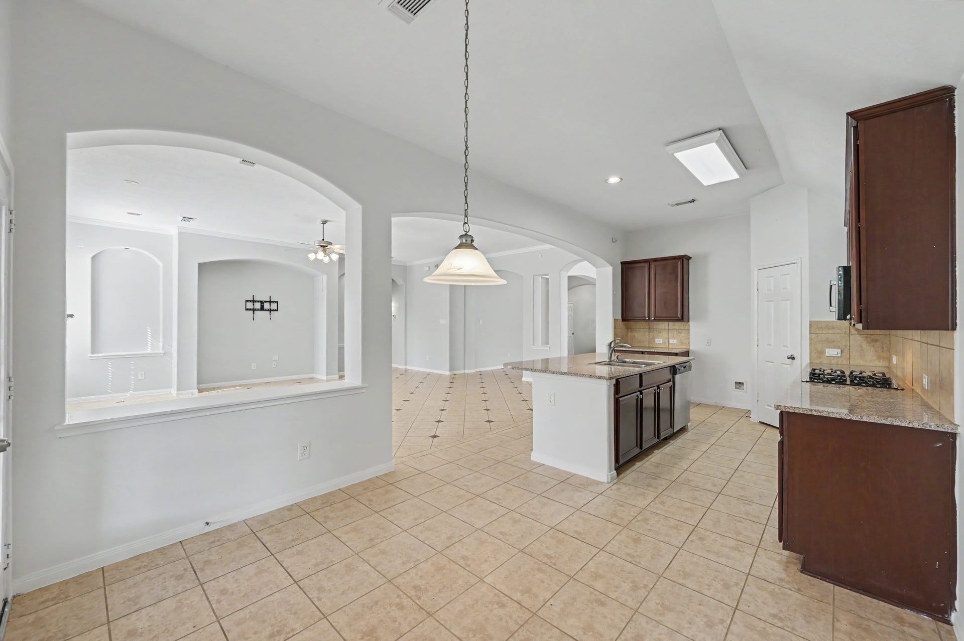 Additional view of breakfast area.