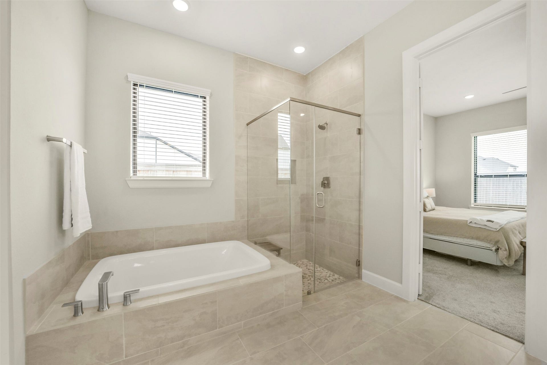 1702 Spring View, Friendswood, TX 77546 1702 Spring View, Friendswood, TX 77546