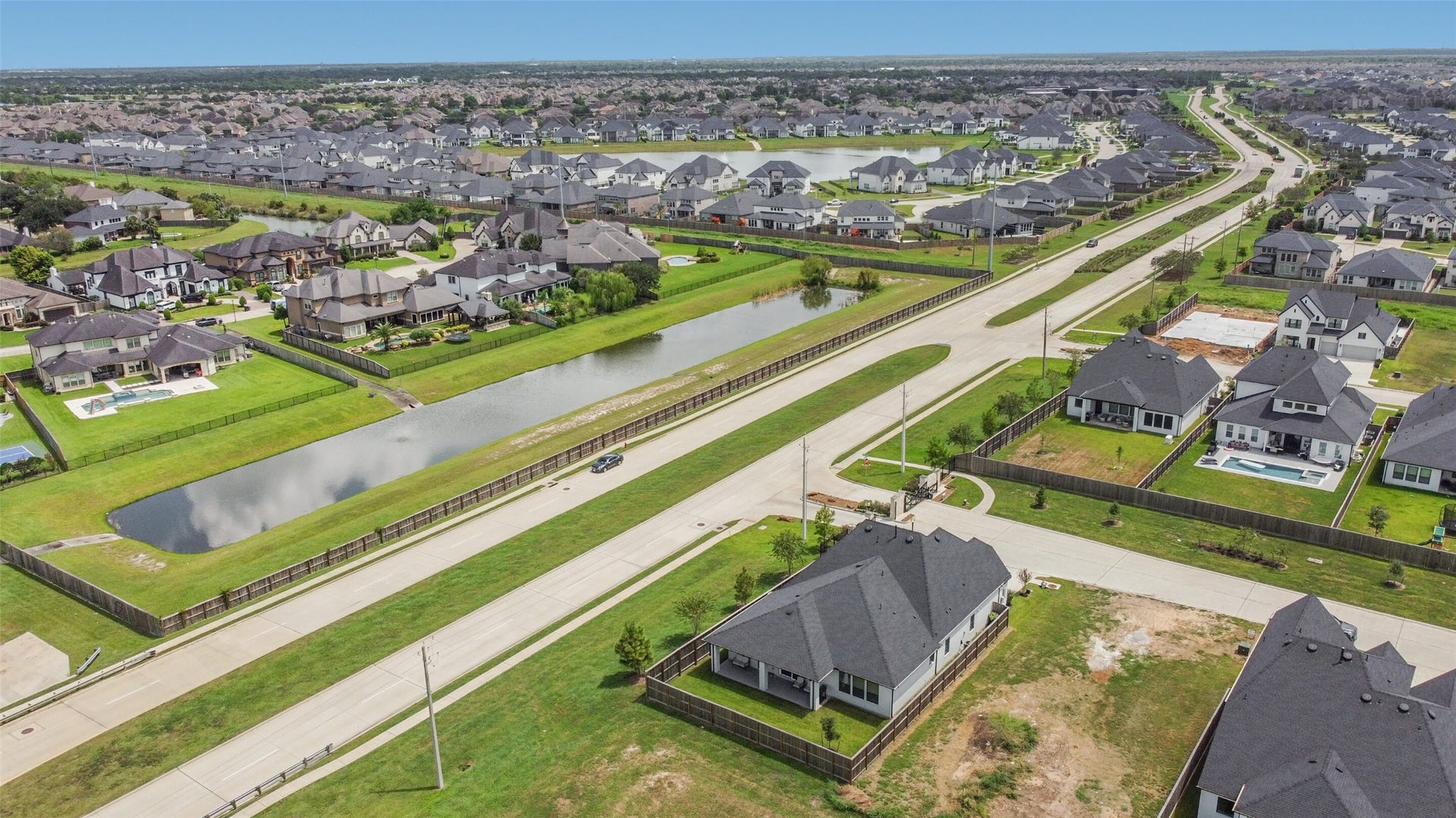 1702 Spring View, Friendswood, TX 77546 1702 Spring View, Friendswood, TX 77546
