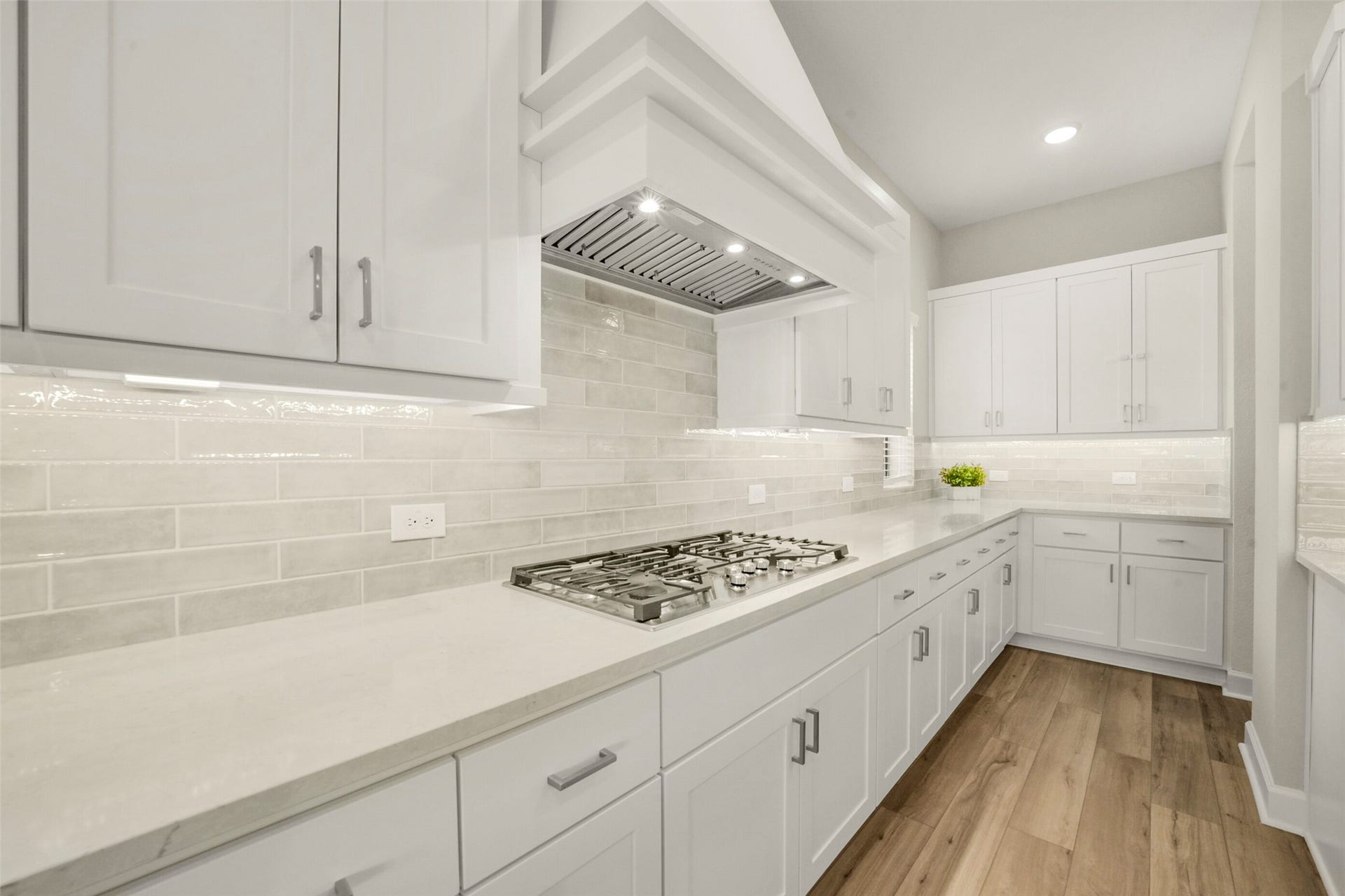 1702 Spring View, Friendswood, TX 77546 1702 Spring View, Friendswood, TX 77546
