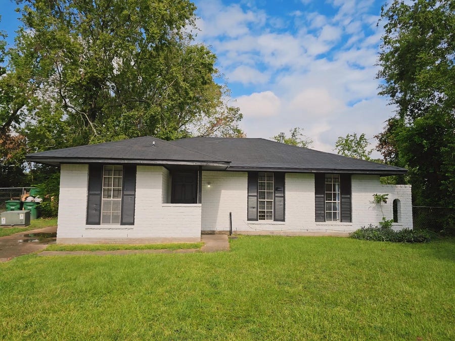 Property photo for 11023 Linvale Drive, Houston, TX