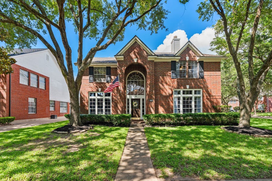 Property photo for 4902 Bend Court, Sugar Land, TX