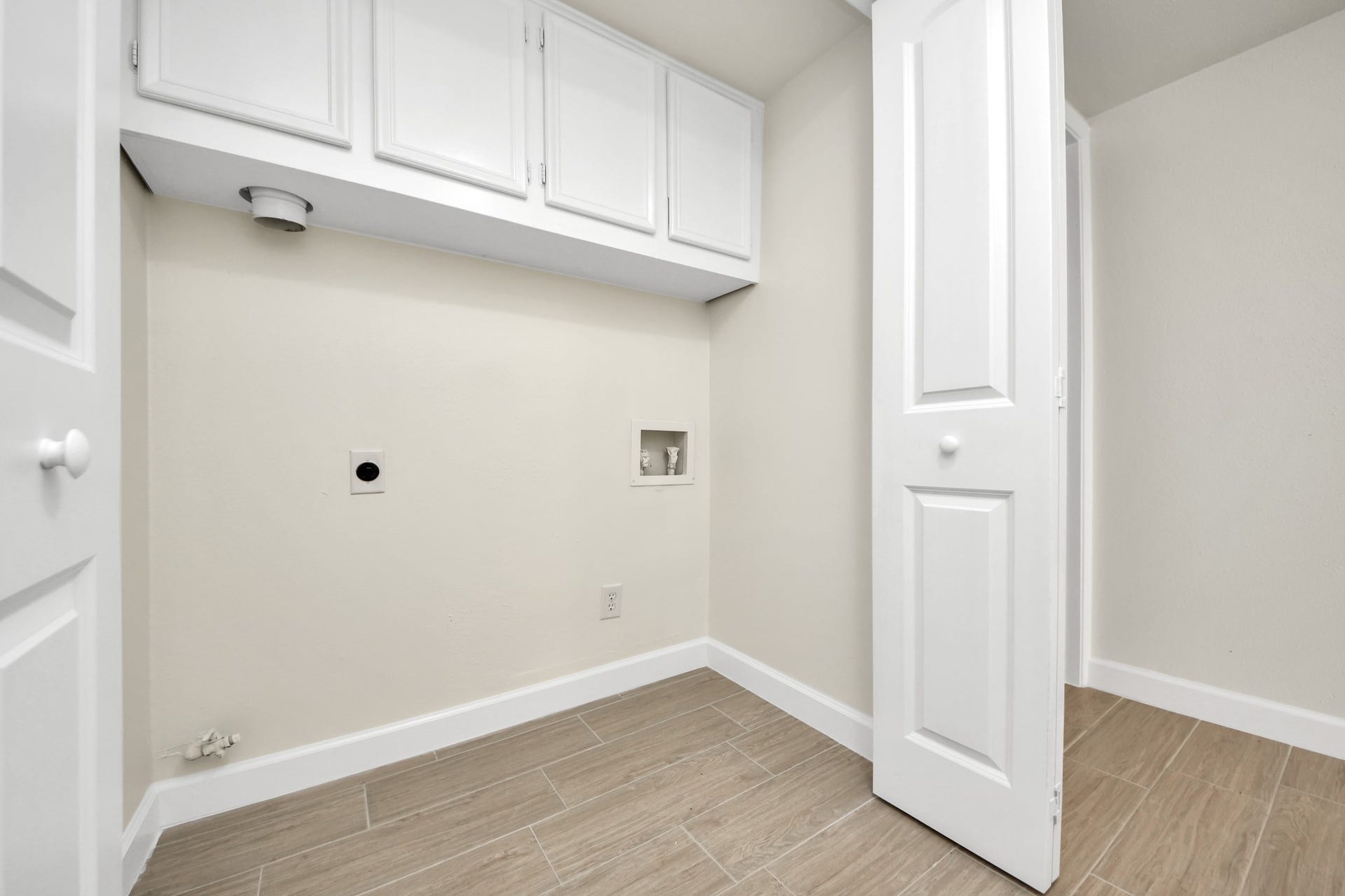 19707 Enchanted Oaks Drive, Spring, TX 77388 19707 Enchanted Oaks Drive, Spring, TX 77388