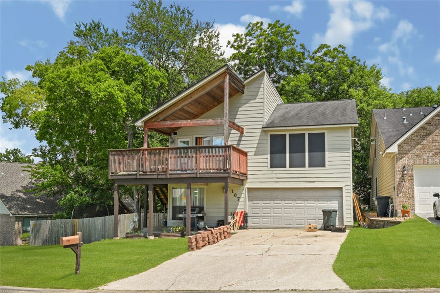 Property photo for 107 Harbour Town Lane, Conroe, TX
