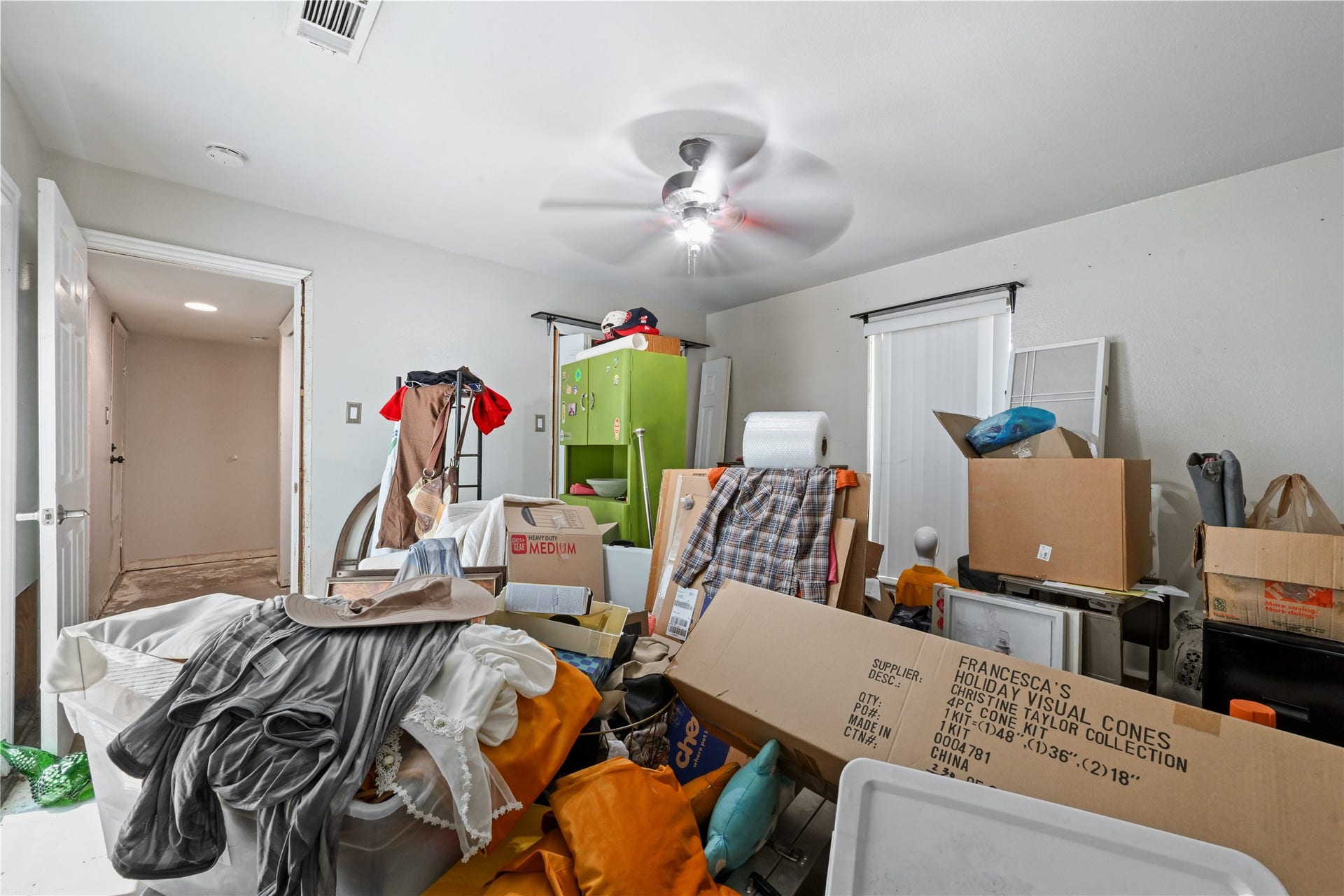107 Harbour Town Lane, Conroe, TX 77356 Another view of a flexible bedroom space, highlighting the room's footprint and potential for a personalized layout.