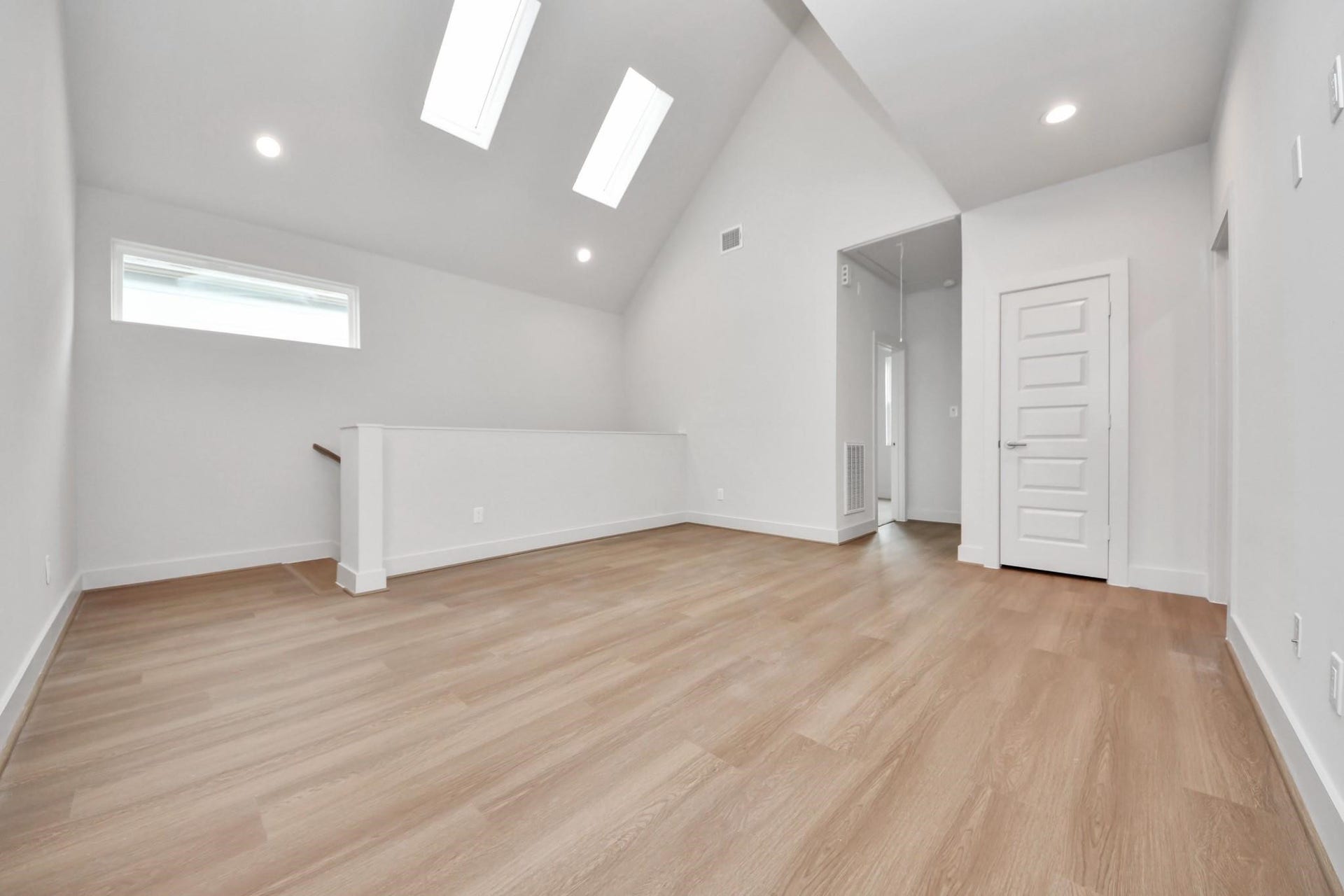 13105 Moncloa Drive, Houston, TX 77047 13105 Moncloa Drive, Houston, TX 77047