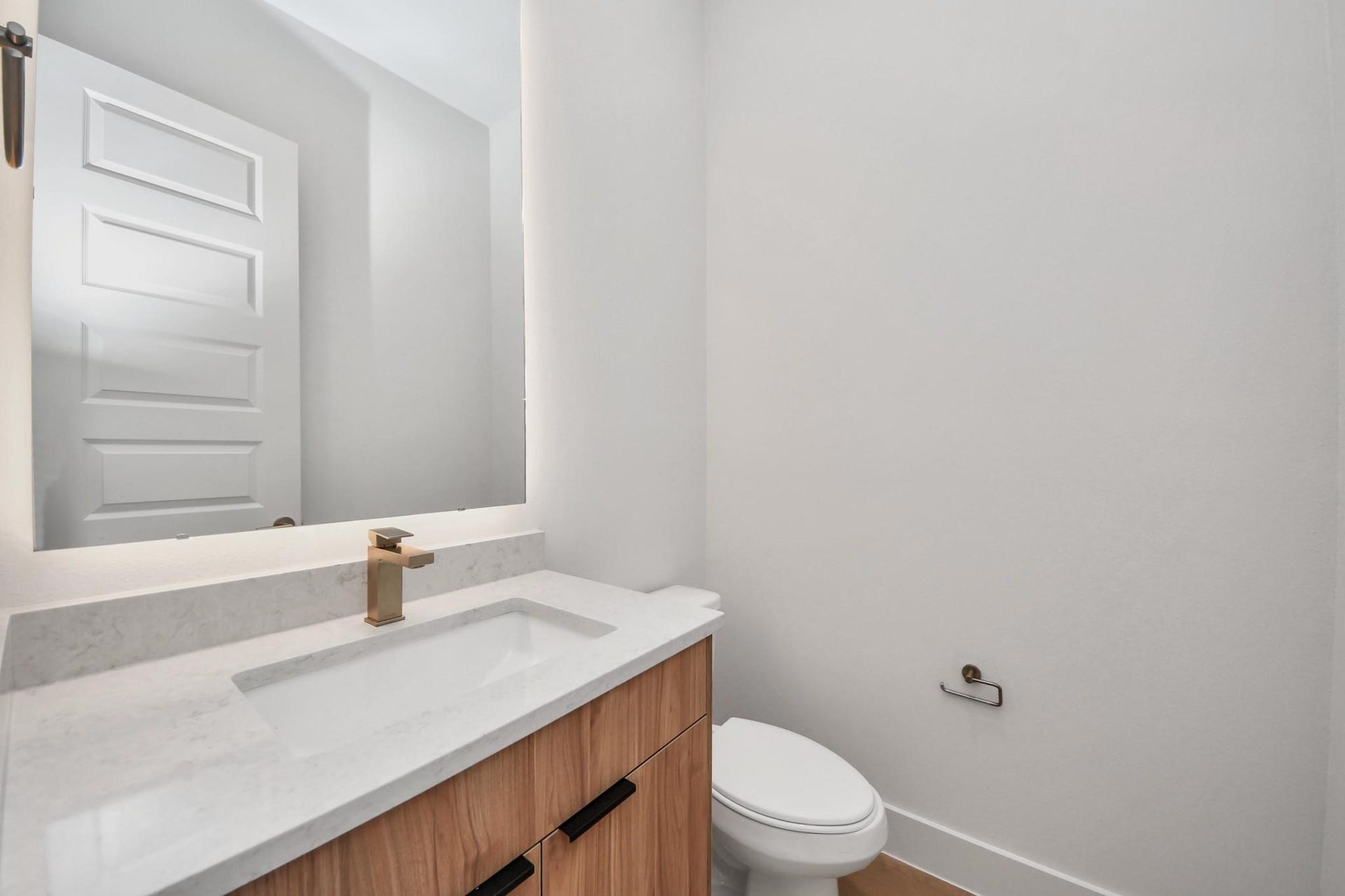 13105 Moncloa Drive, Houston, TX 77047 13105 Moncloa Drive, Houston, TX 77047