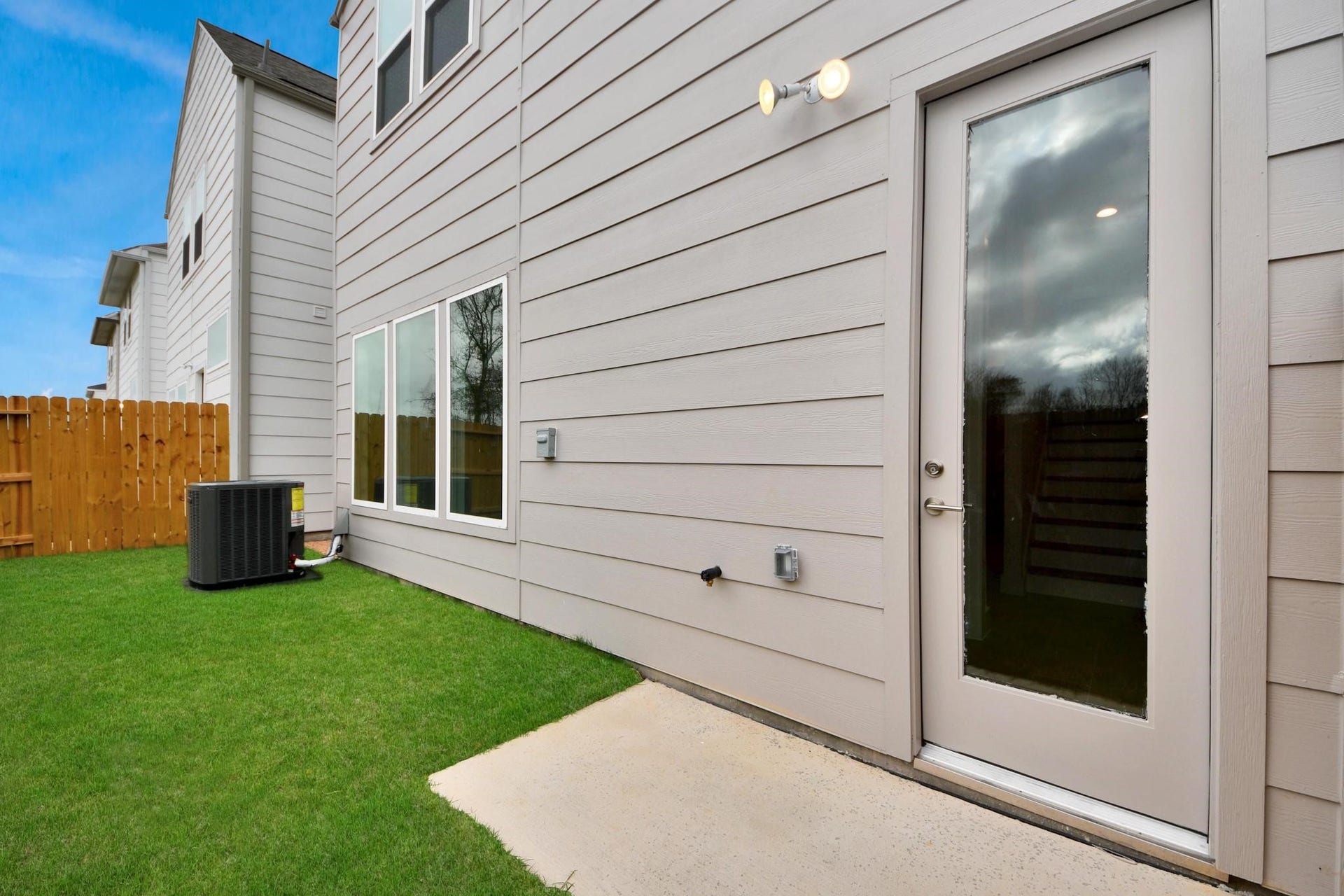 13105 Moncloa Drive, Houston, TX 77047 13105 Moncloa Drive, Houston, TX 77047