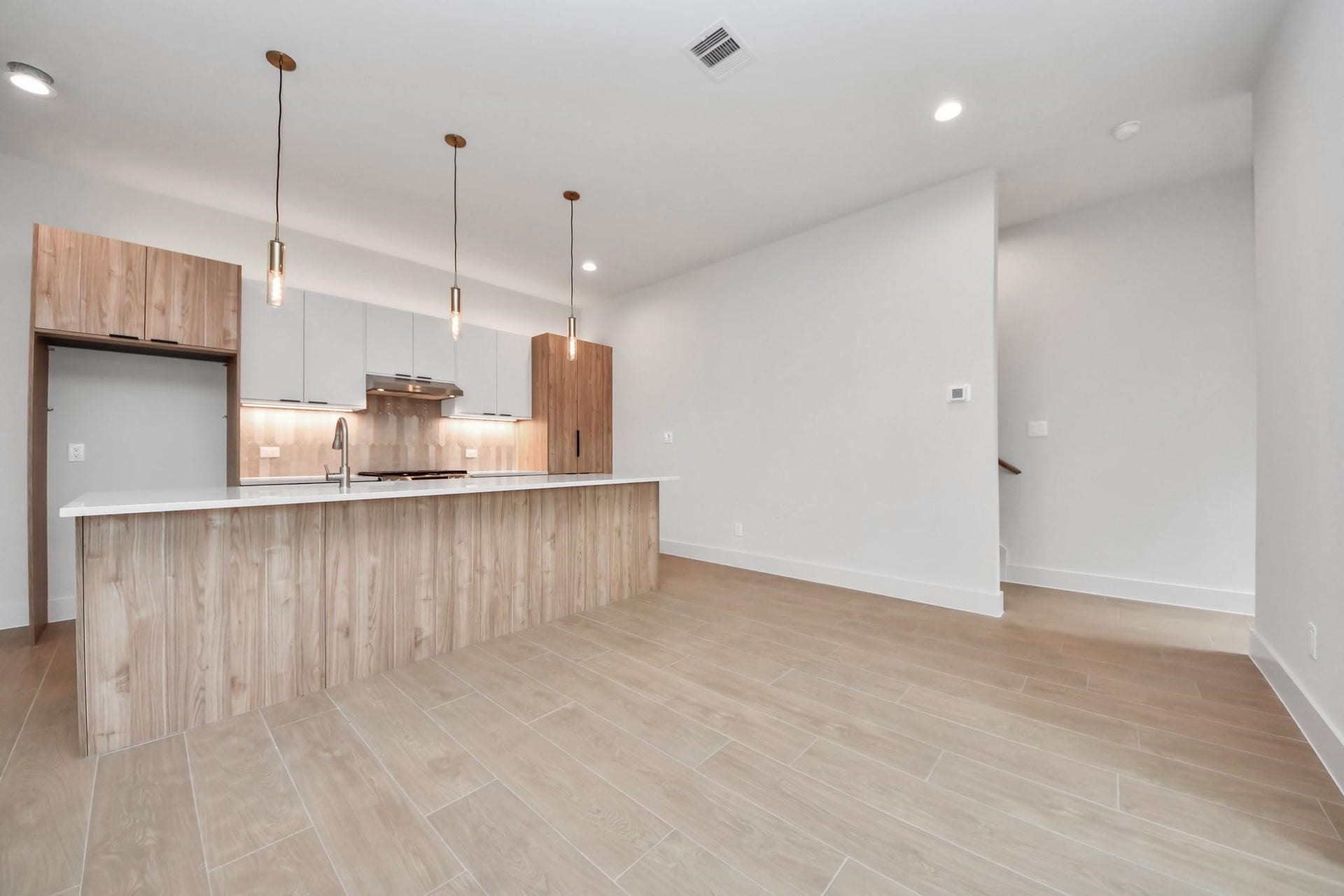 13105 Moncloa Drive, Houston, TX 77047 13105 Moncloa Drive, Houston, TX 77047