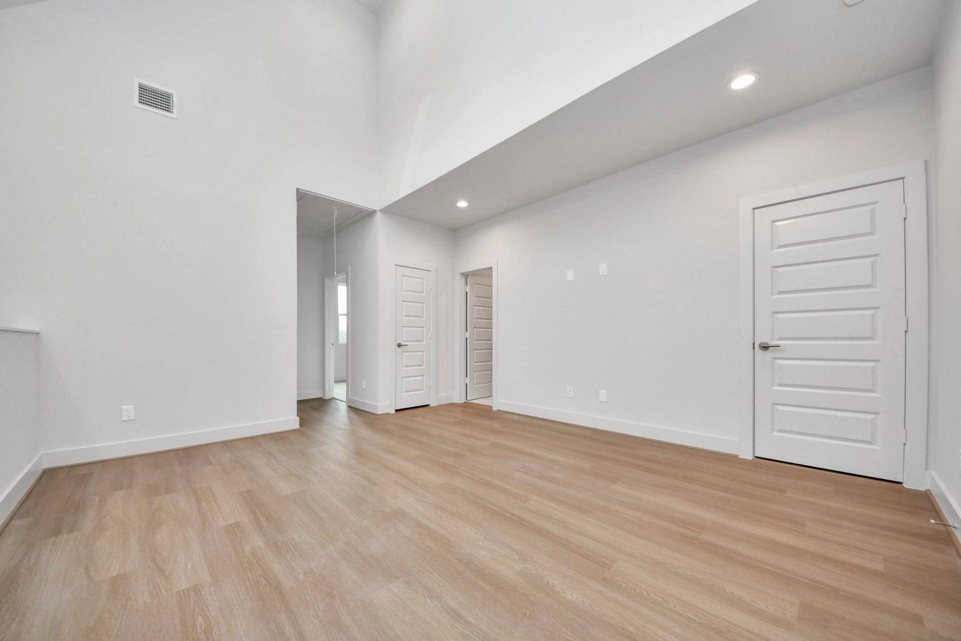 13105 Moncloa Drive, Houston, TX 77047 13105 Moncloa Drive, Houston, TX 77047