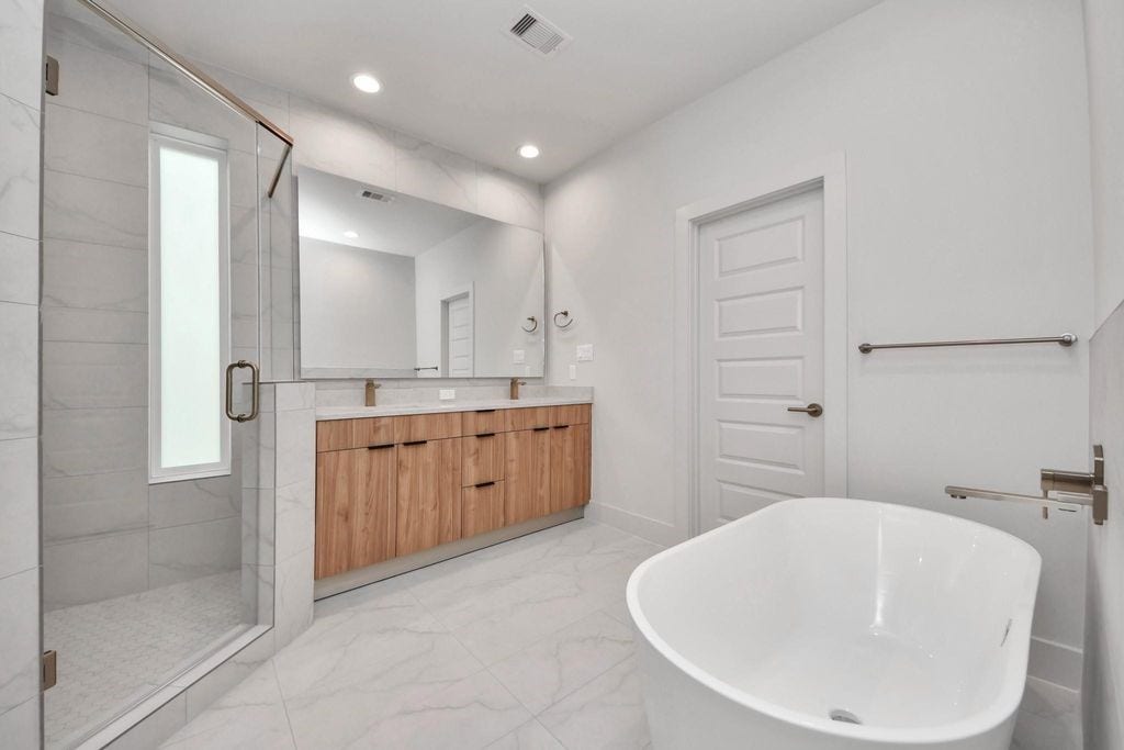 13105 Moncloa Drive, Houston, TX 77047 13105 Moncloa Drive, Houston, TX 77047