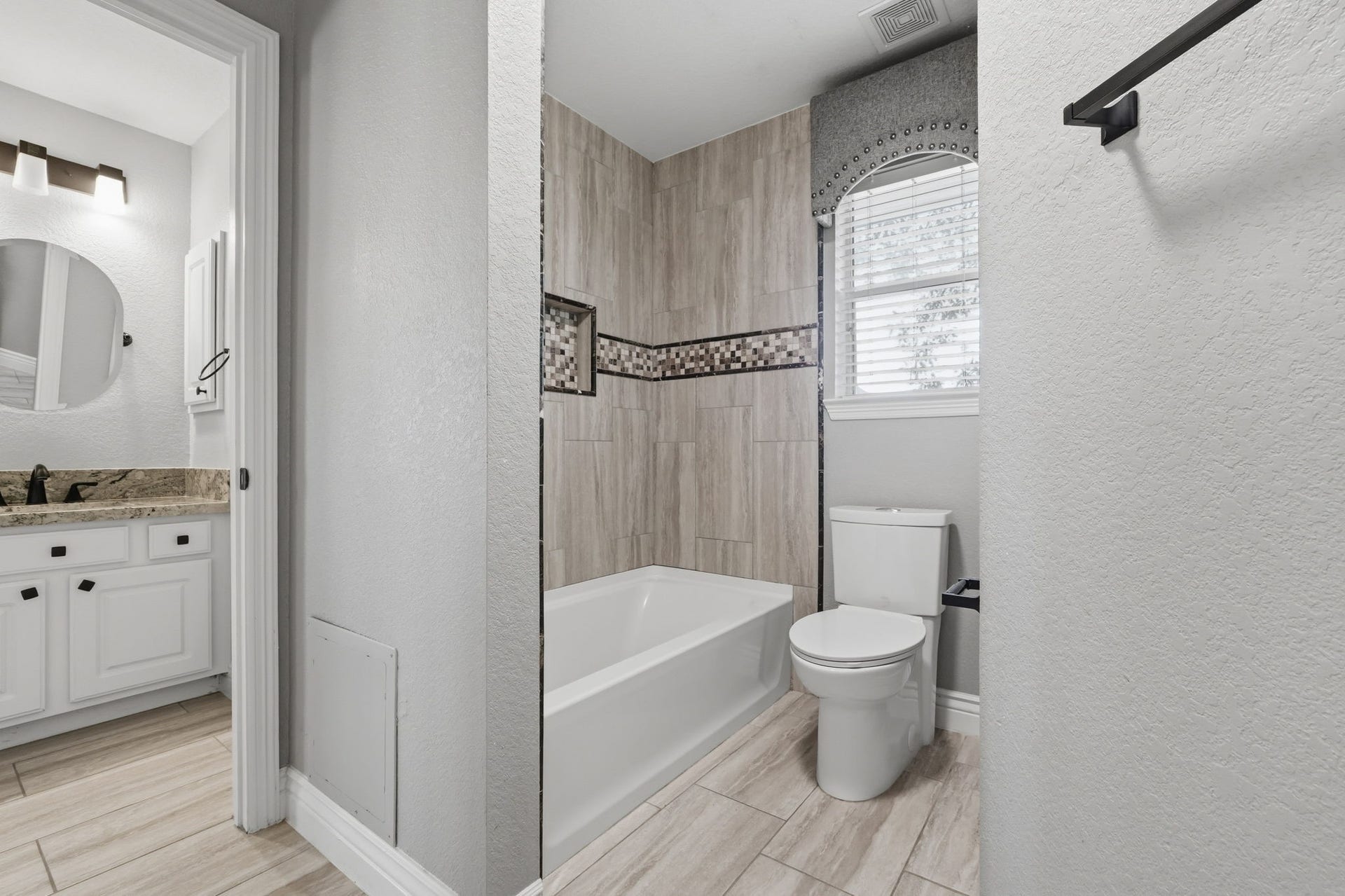 20210 Prim Pine Court, Cypress, TX 77433 Private en-suite bathroom