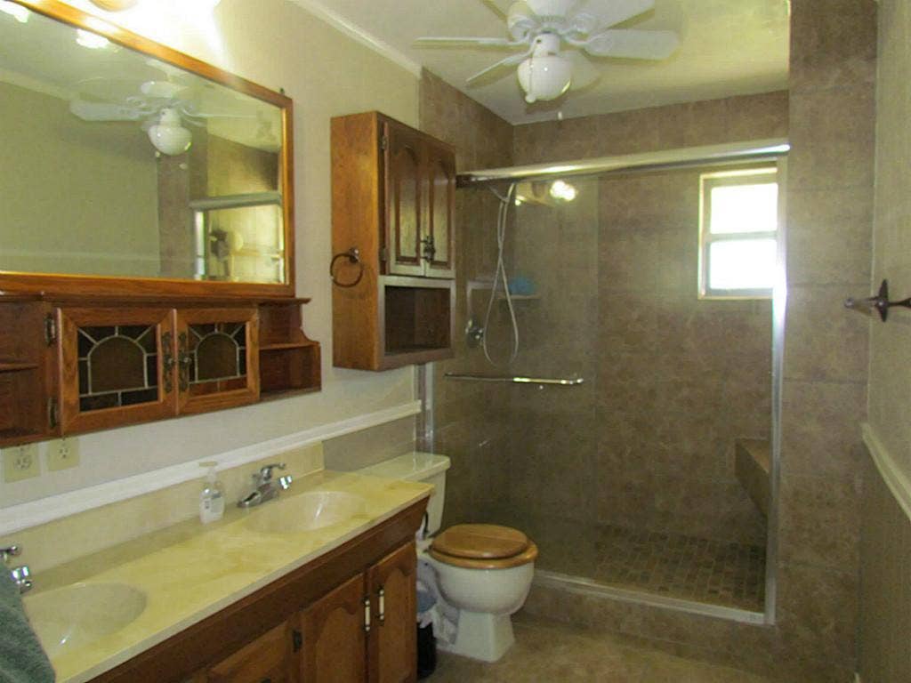 9710 Camelots Court, Pearland, TX 77584 9710 Camelots Court, Pearland, TX 77584