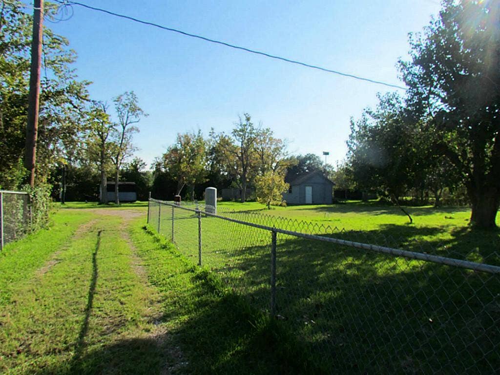 9710 Camelots Court, Pearland, TX 77584 9710 Camelots Court, Pearland, TX 77584