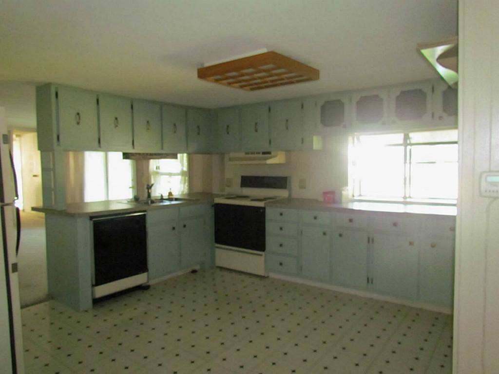 9710 Camelots Court, Pearland, TX 77584 9710 Camelots Court, Pearland, TX 77584