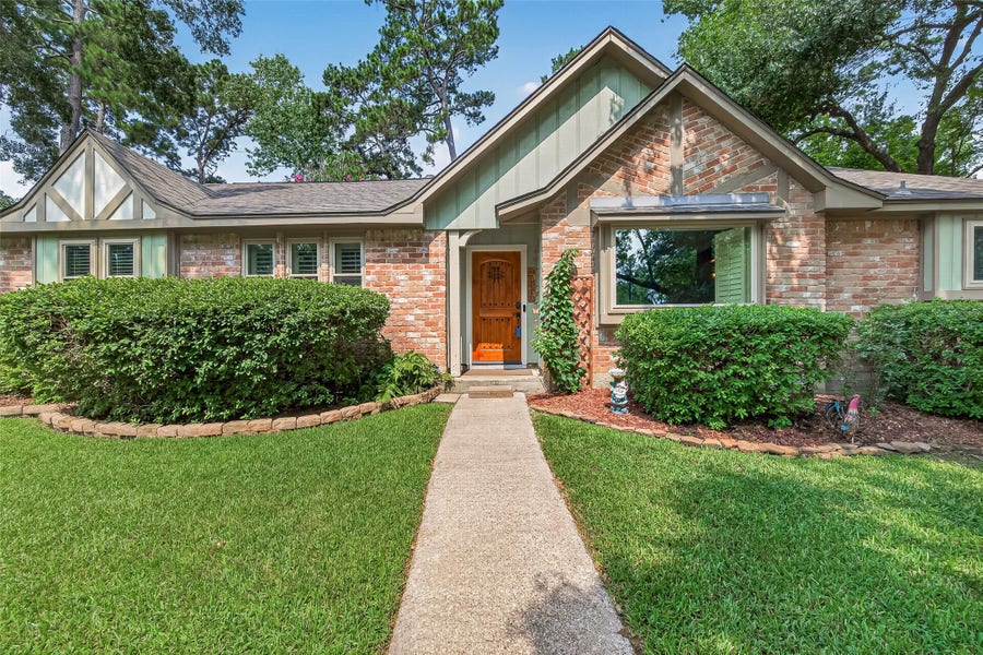 Property photo for 23011 Fox Hunt Drive, Spring, TX