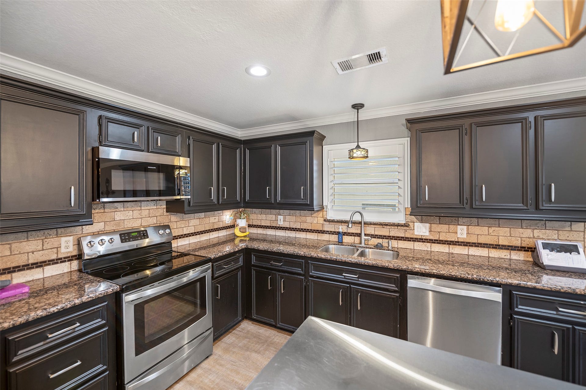 26 N Curlew Street, La Marque, TX 77568 26 N Curlew Street, La Marque, TX 77568