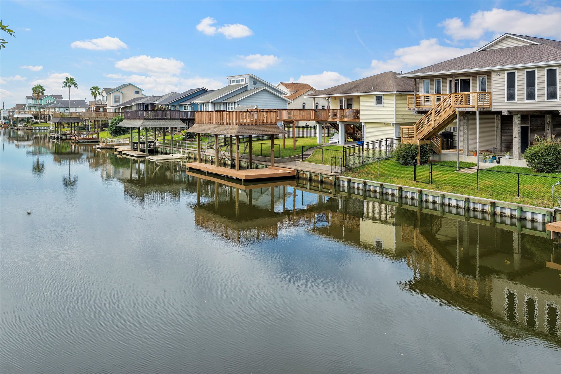 26 N Curlew Street, La Marque, TX 77568 26 N Curlew Street, La Marque, TX 77568