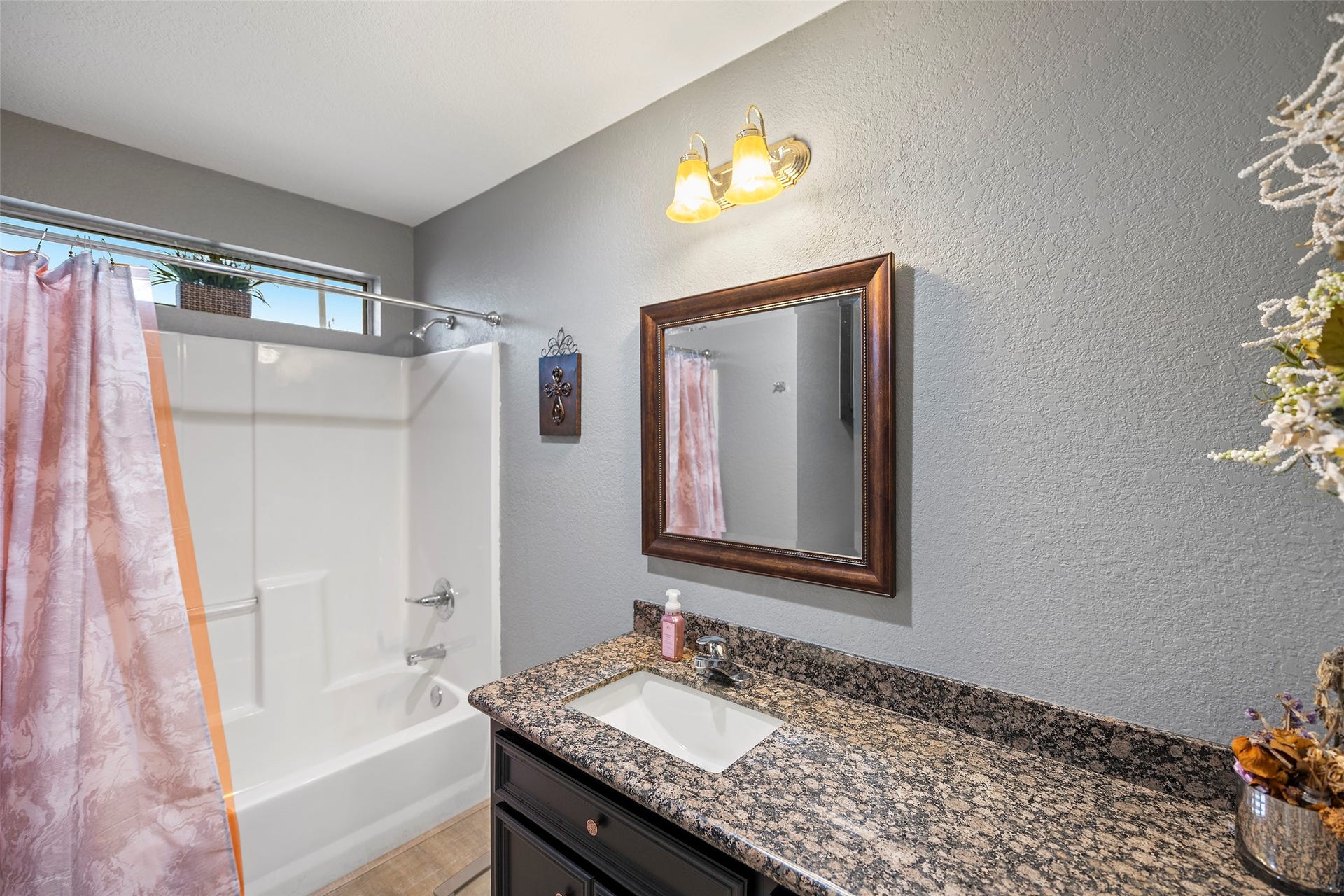 26 N Curlew Street, La Marque, TX 77568 26 N Curlew Street, La Marque, TX 77568