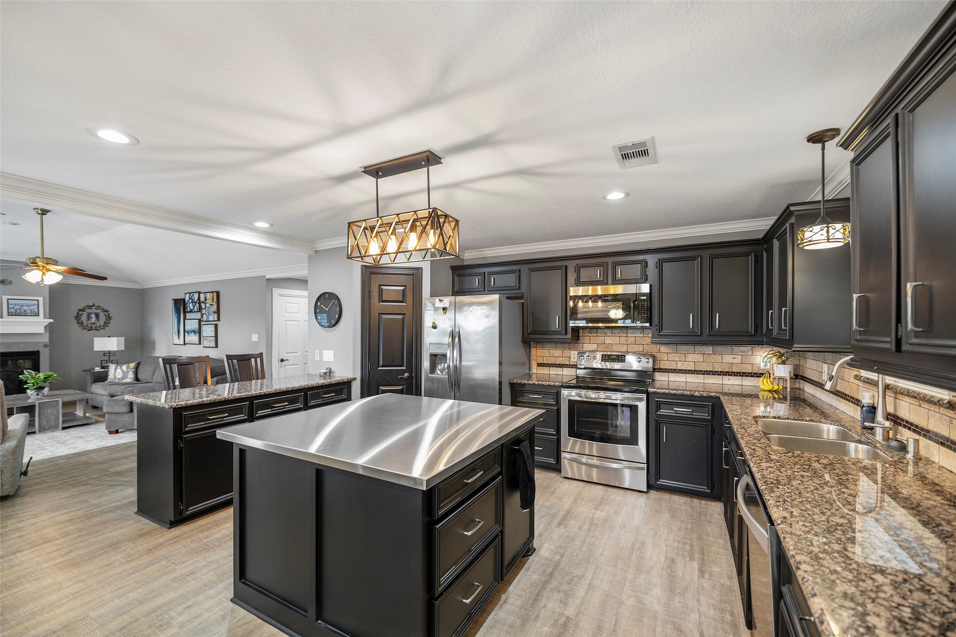 26 N Curlew Street, La Marque, TX 77568 26 N Curlew Street, La Marque, TX 77568