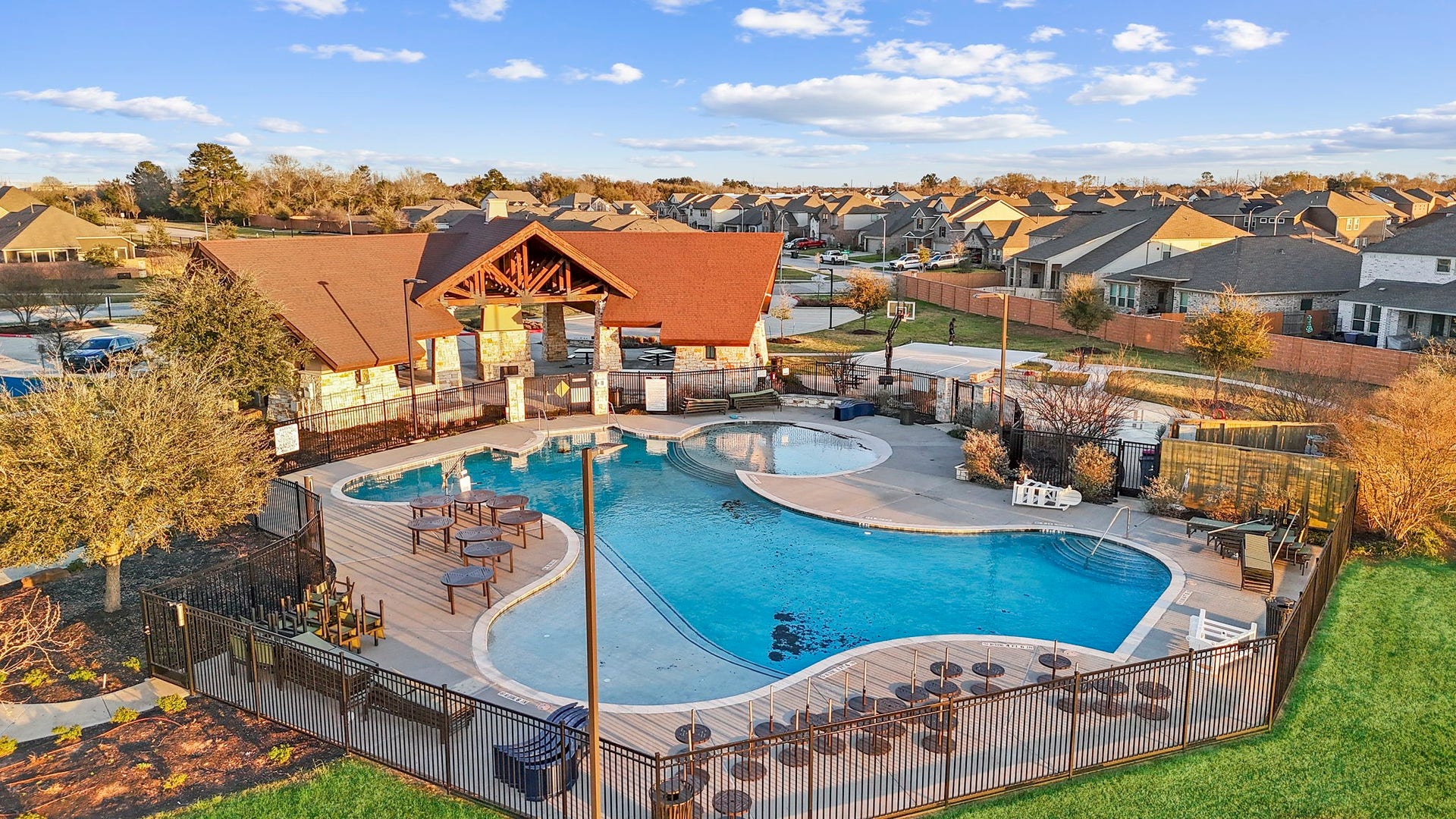 5406 Rustic Ruby Dr, Fulshear, TX 77423 Oversized Swimming Pool