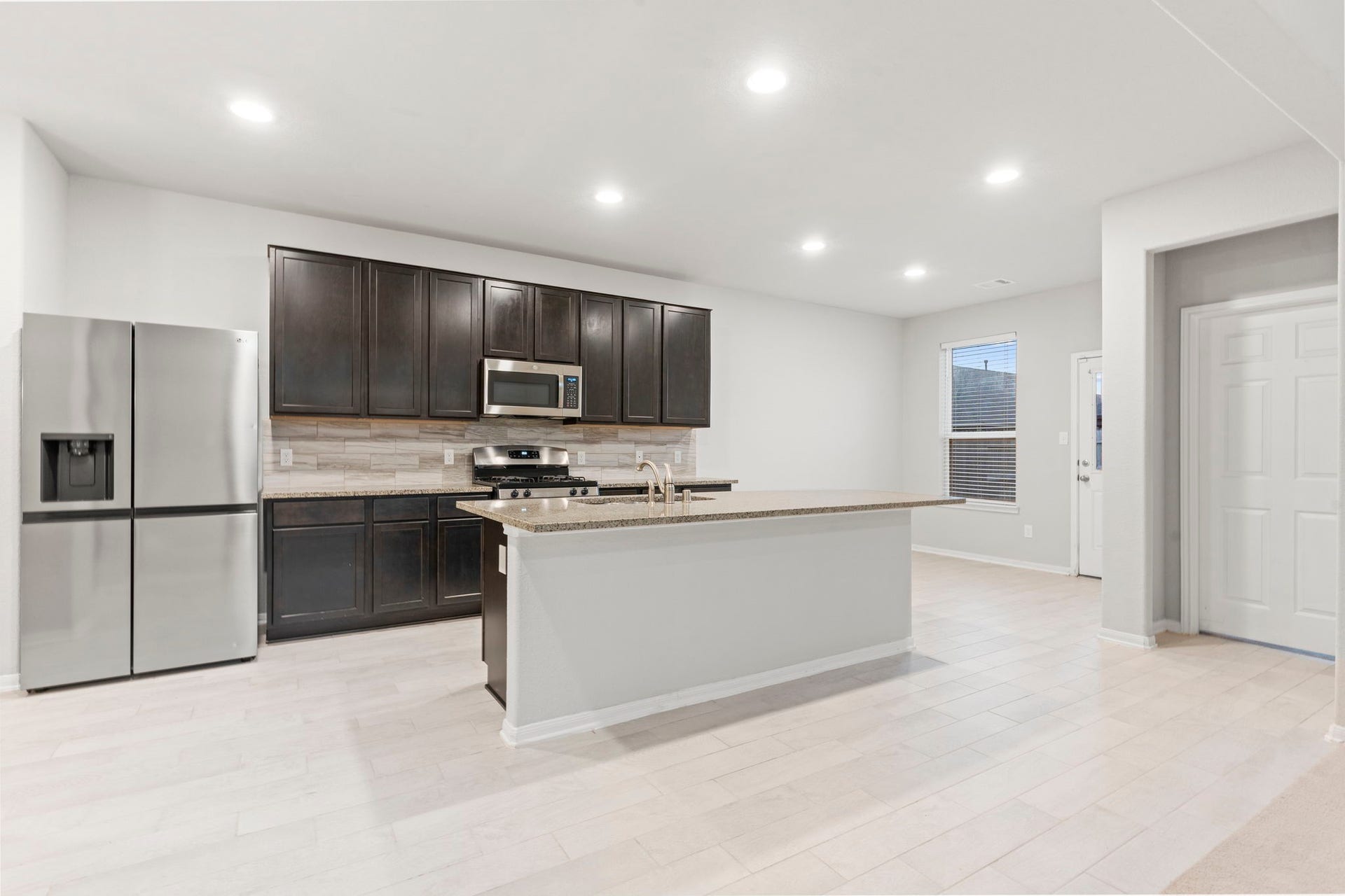 5406 Rustic Ruby Dr, Fulshear, TX 77423 Supersized Granite Island