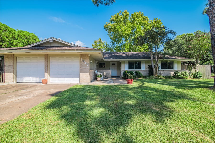 Property photo for 1947 Richvale Lane, Houston, TX
