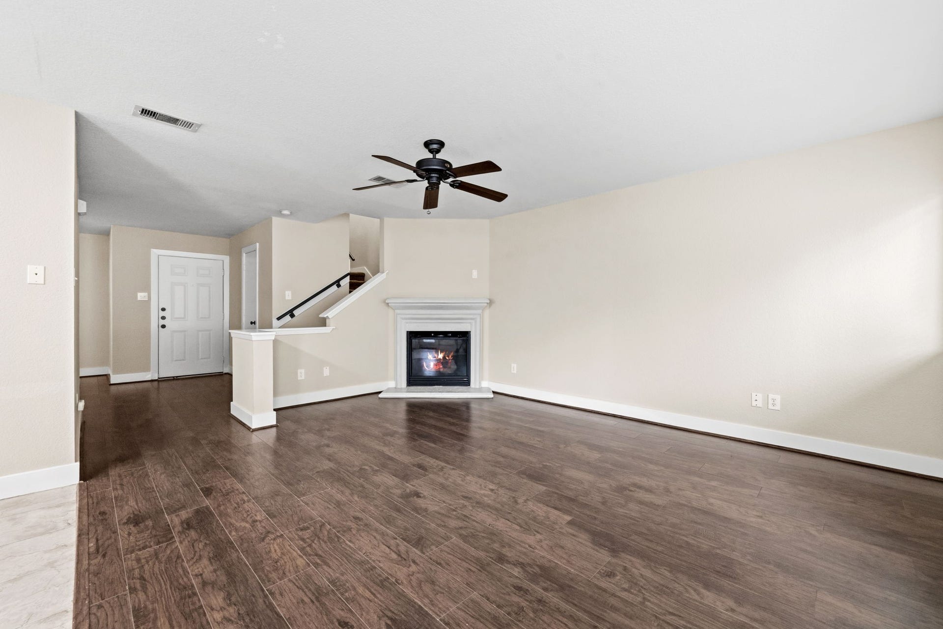 26853 Haileys Manor, Kingwood, TX 77339 Living area/family room