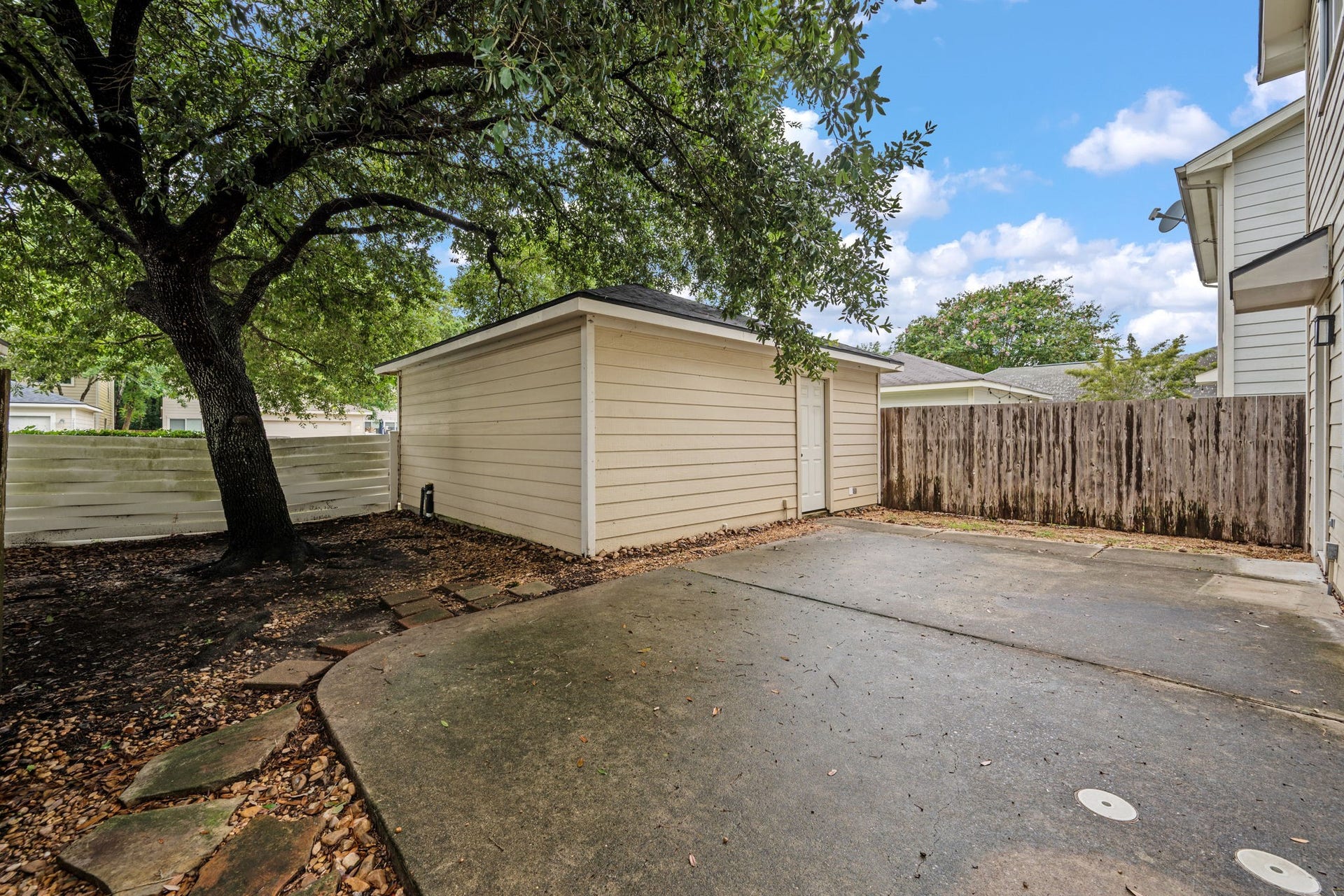 26853 Haileys Manor, Kingwood, TX 77339 26853 Haileys Manor, Kingwood, TX 77339
