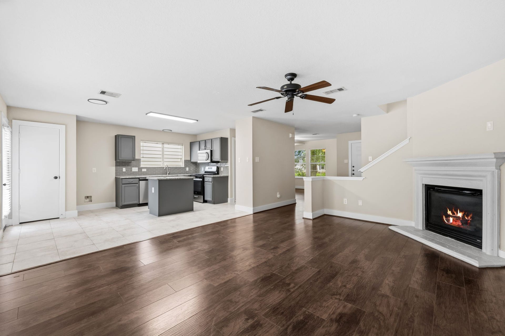 26853 Haileys Manor, Kingwood, TX 77339 Kitchen is open to the living area.