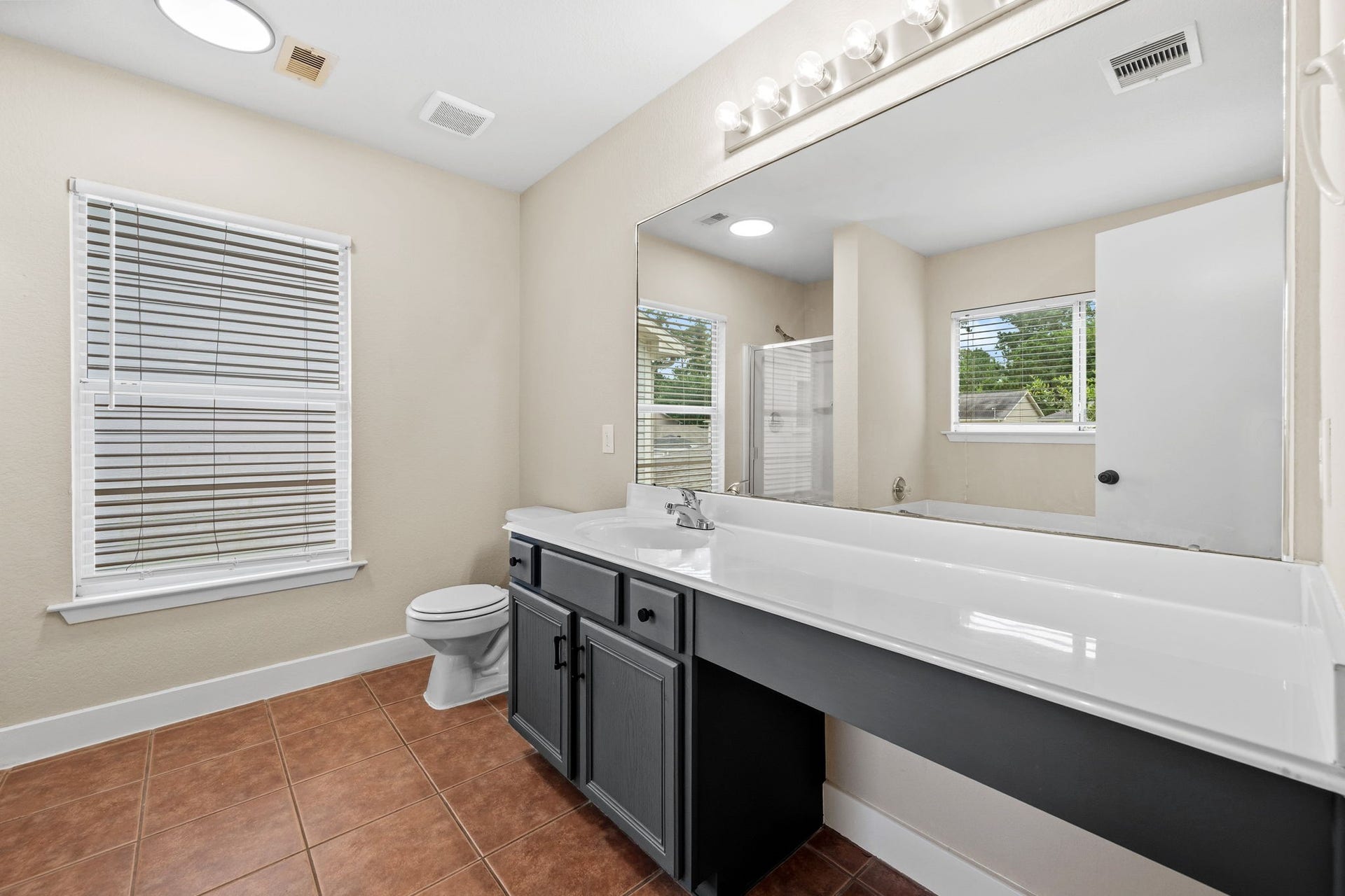26853 Haileys Manor, Kingwood, TX 77339 Primary bath