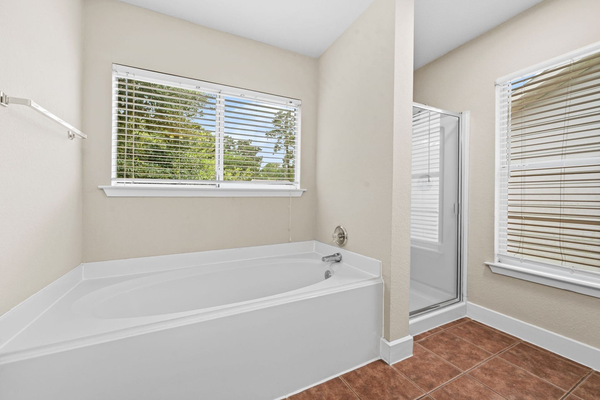 26853 Haileys Manor, Kingwood, TX 77339 Primary bath with separate tub and shower